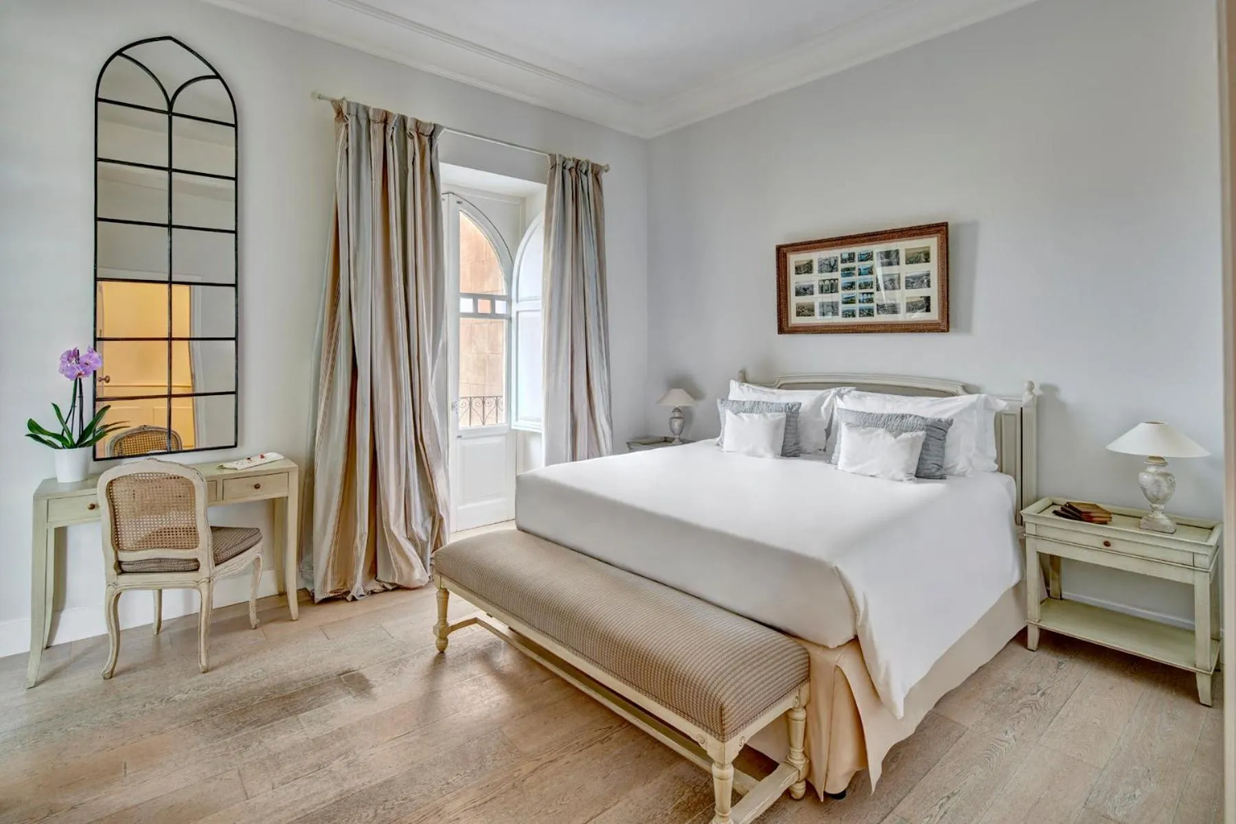 Photo of the whole room, Bed in El Jebel