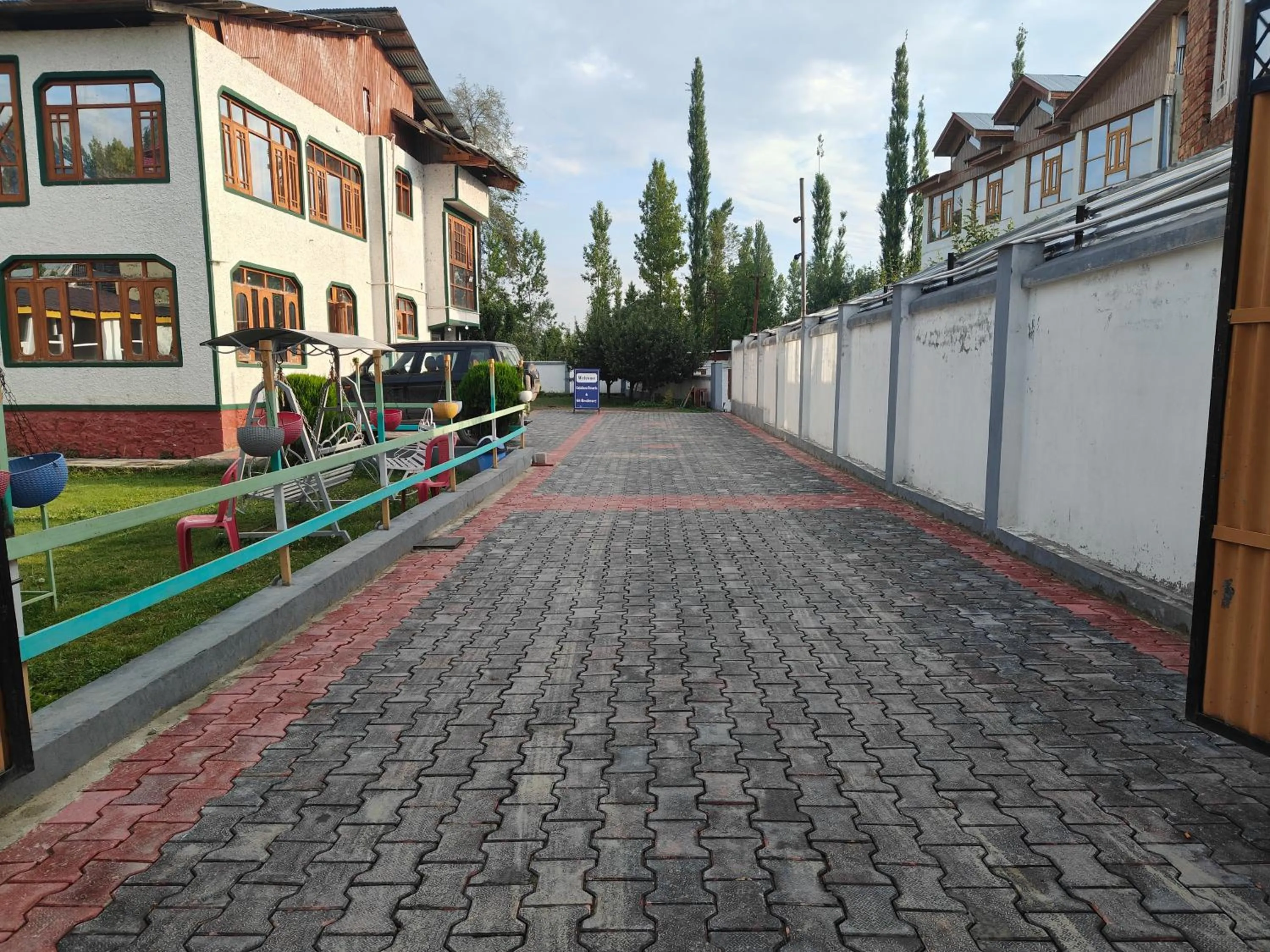 Facade/entrance in Gulsitara Resorts-Gulmarg