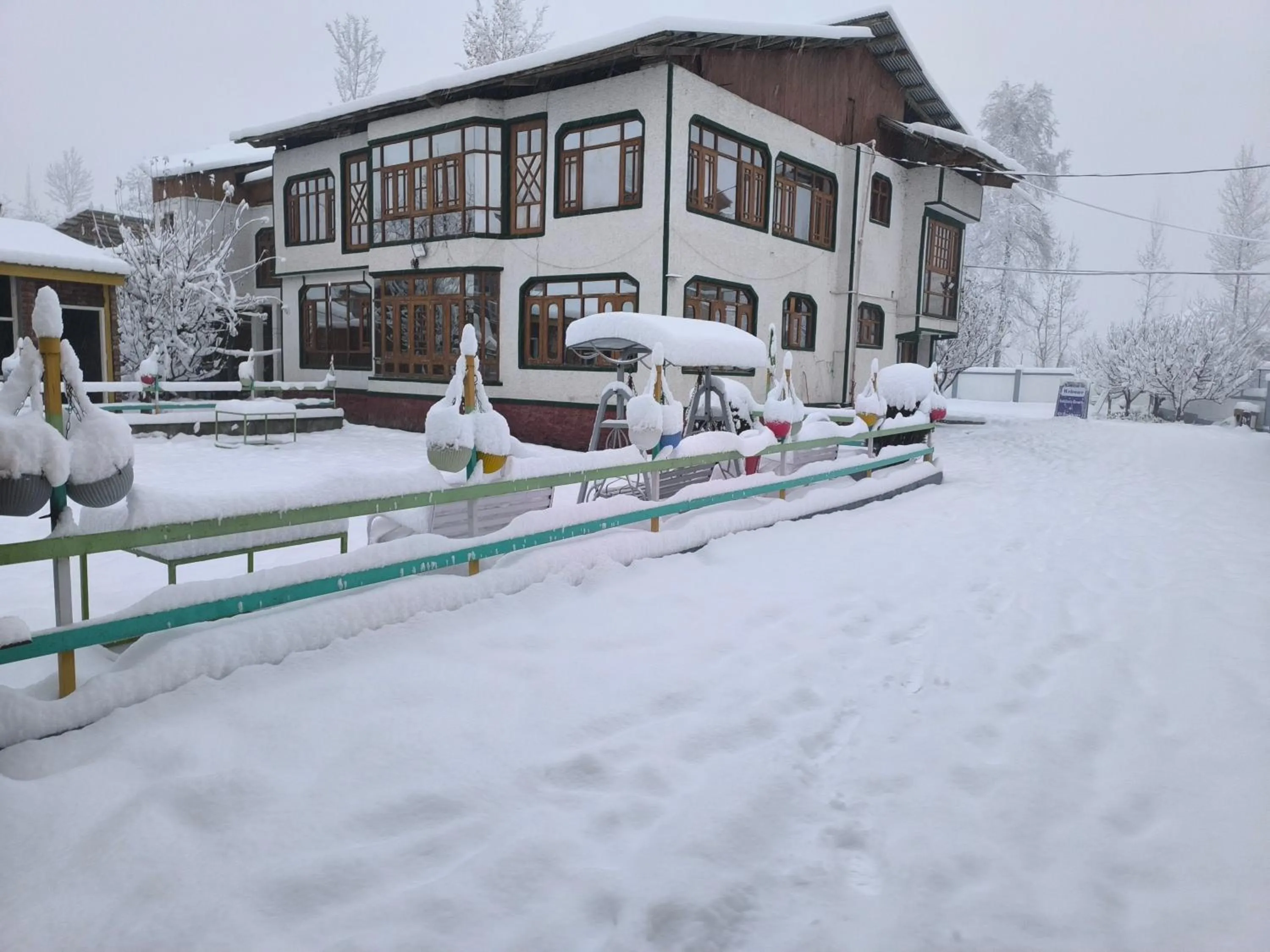 Winter in Gulsitara Resorts-Gulmarg