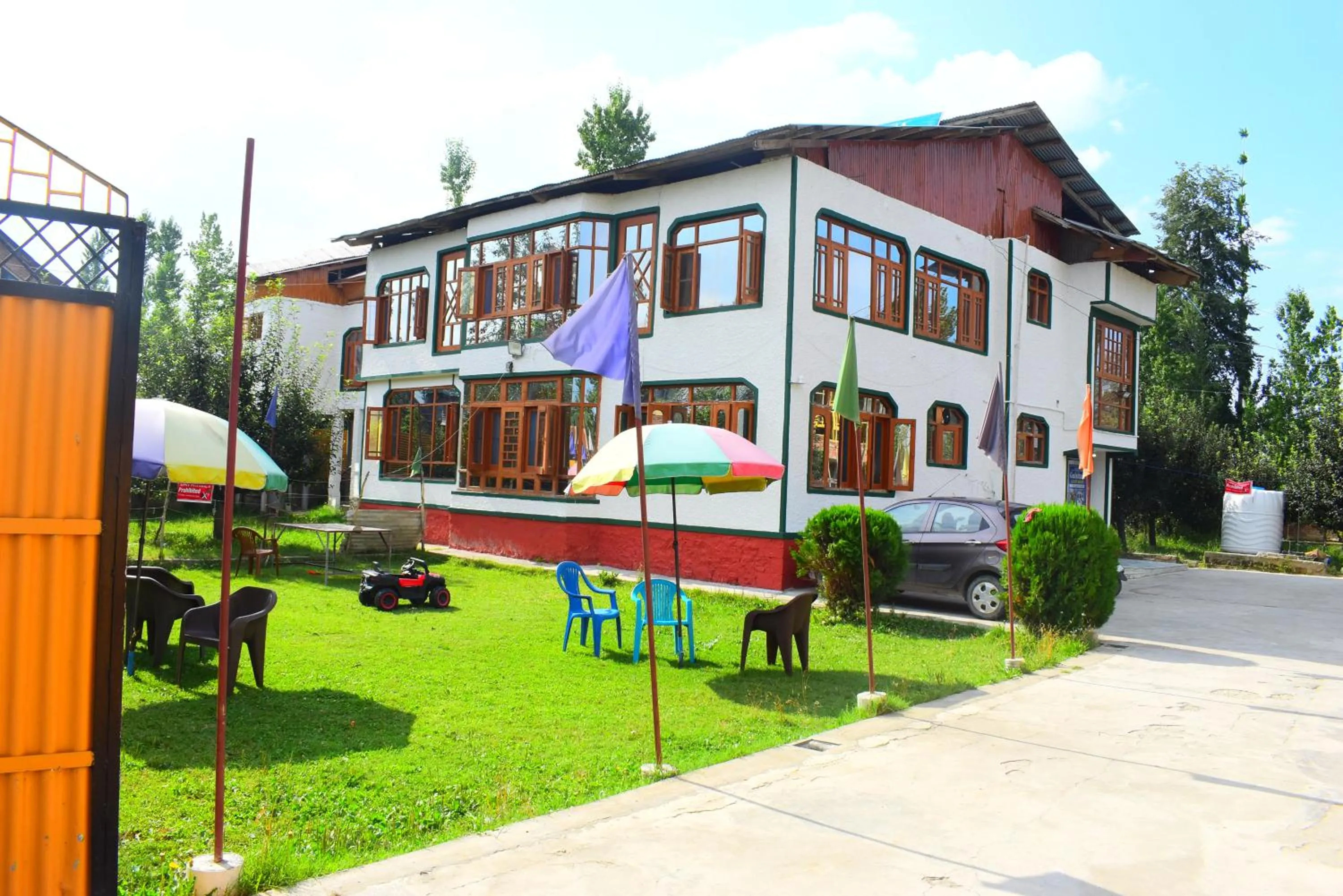 Property building in Gulsitara Resorts-Gulmarg