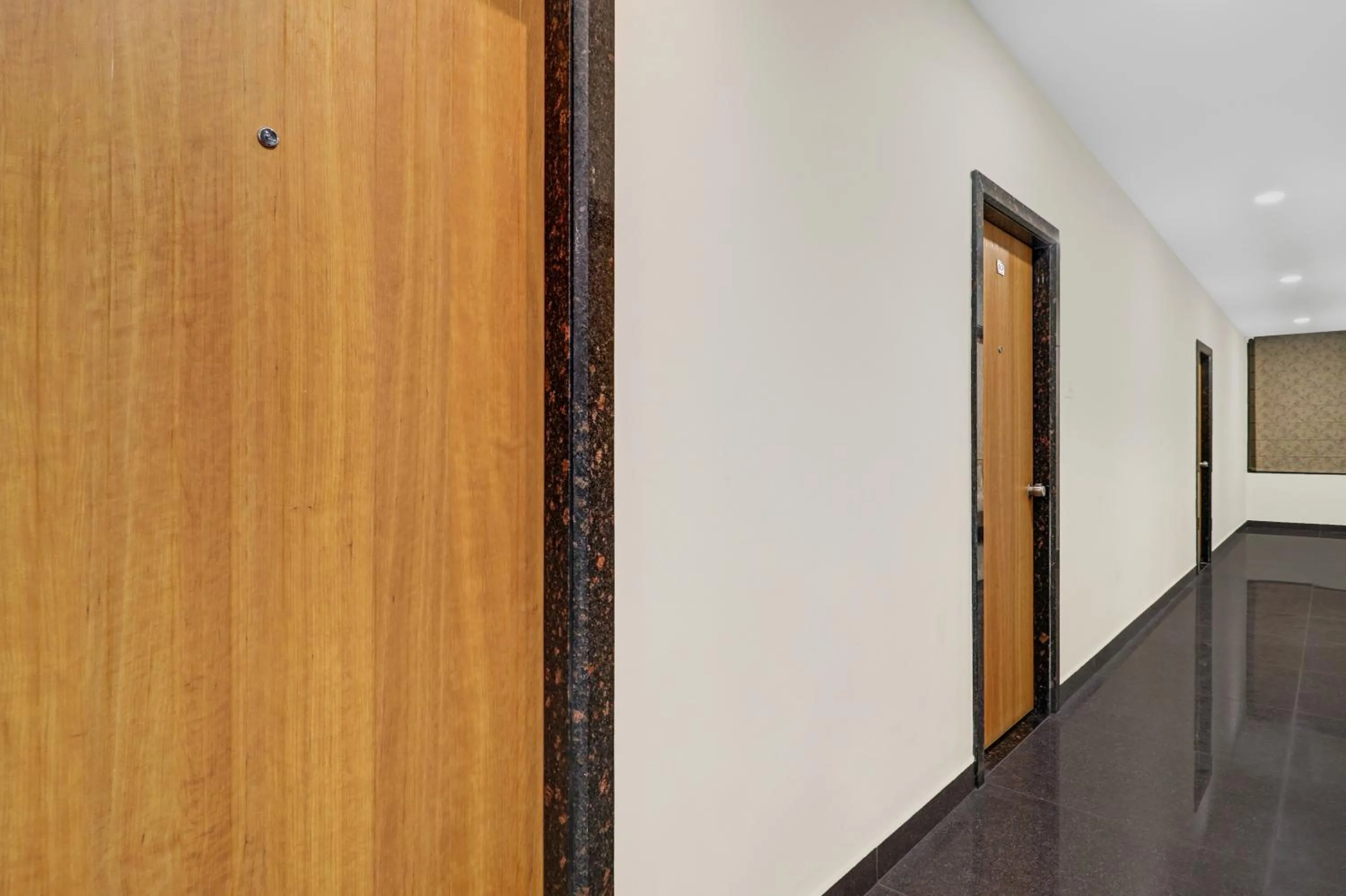 Lobby or reception in Treebo Virat Residency, US Consulate