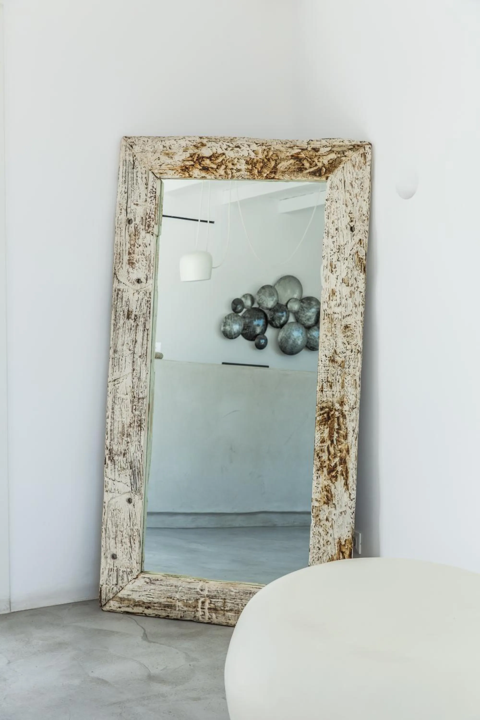 Decorative detail in Ostraco Suites