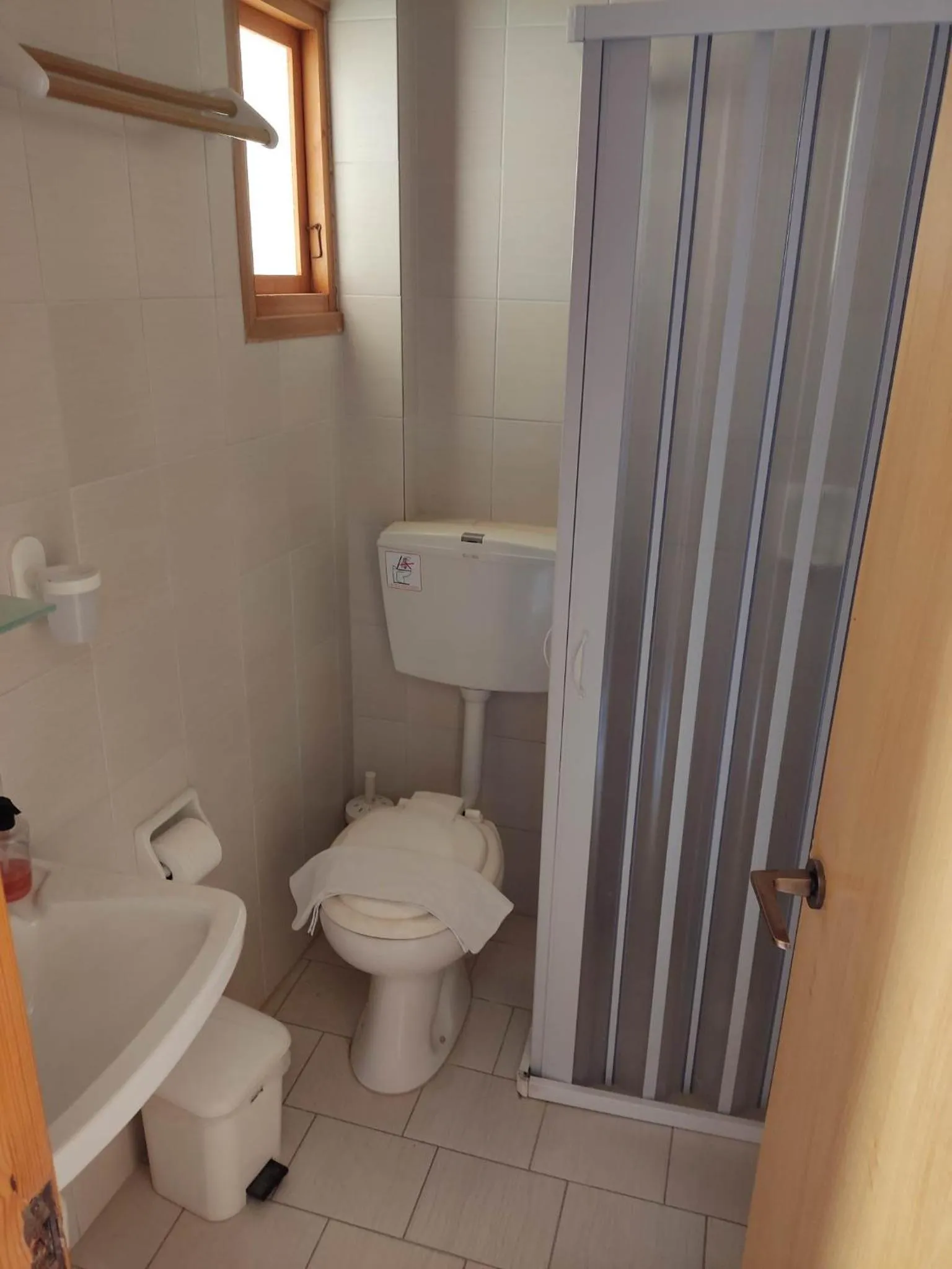 Shower in Kissandros Hotel