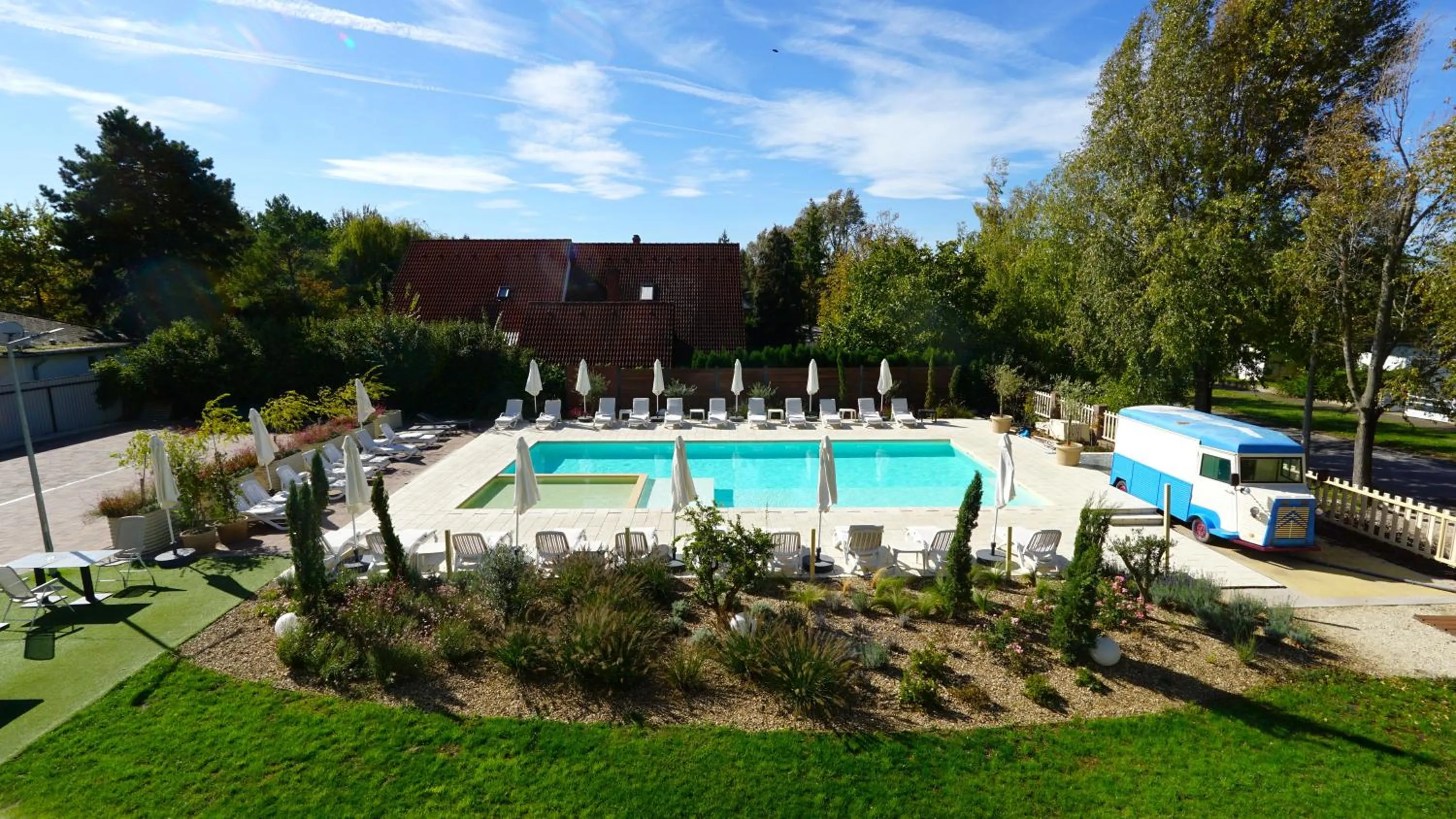 Swimming pool in Colors Holiday Hotel