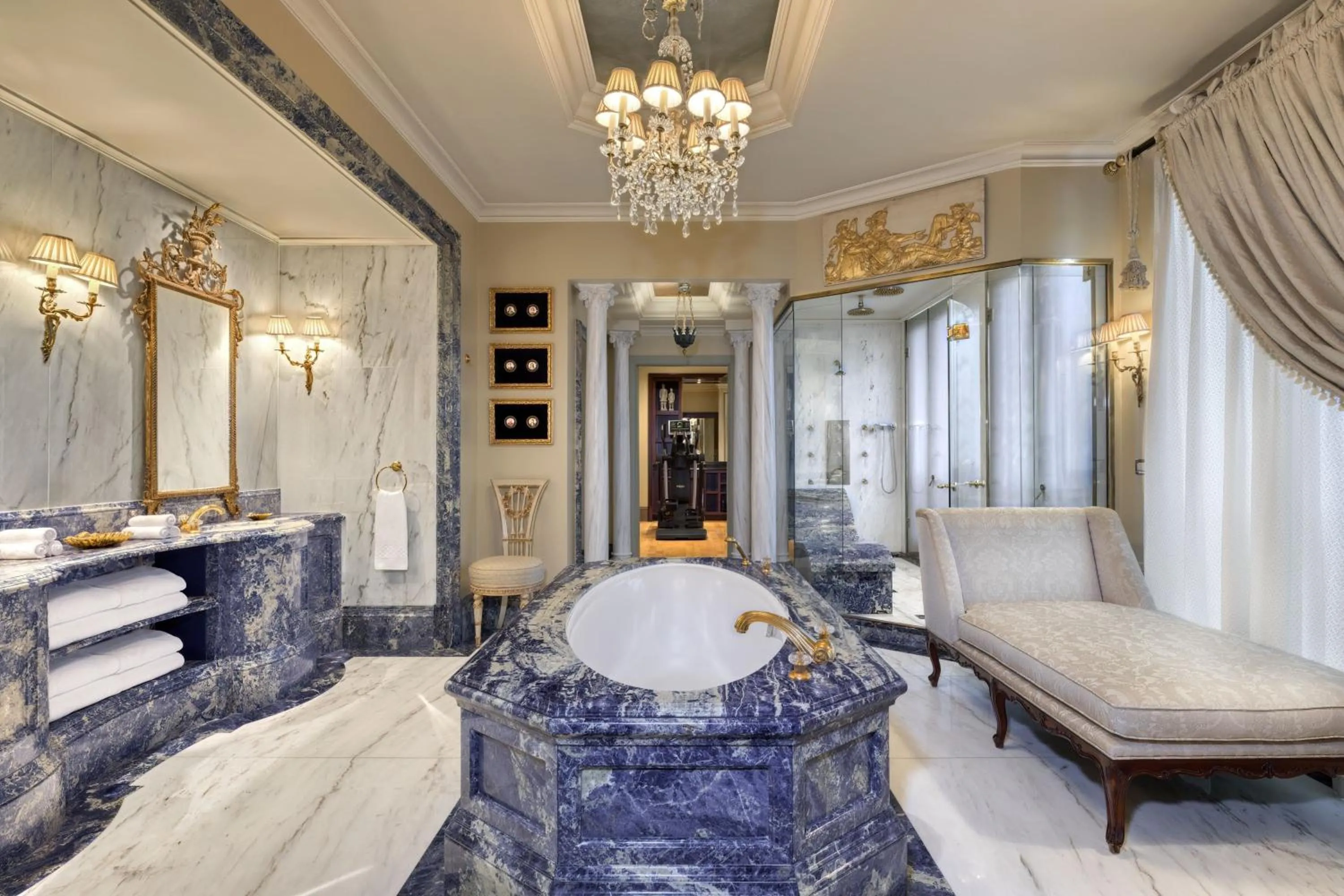 Bathroom in Hotel Grande Bretagne, a Luxury Collection Hotel, Athens