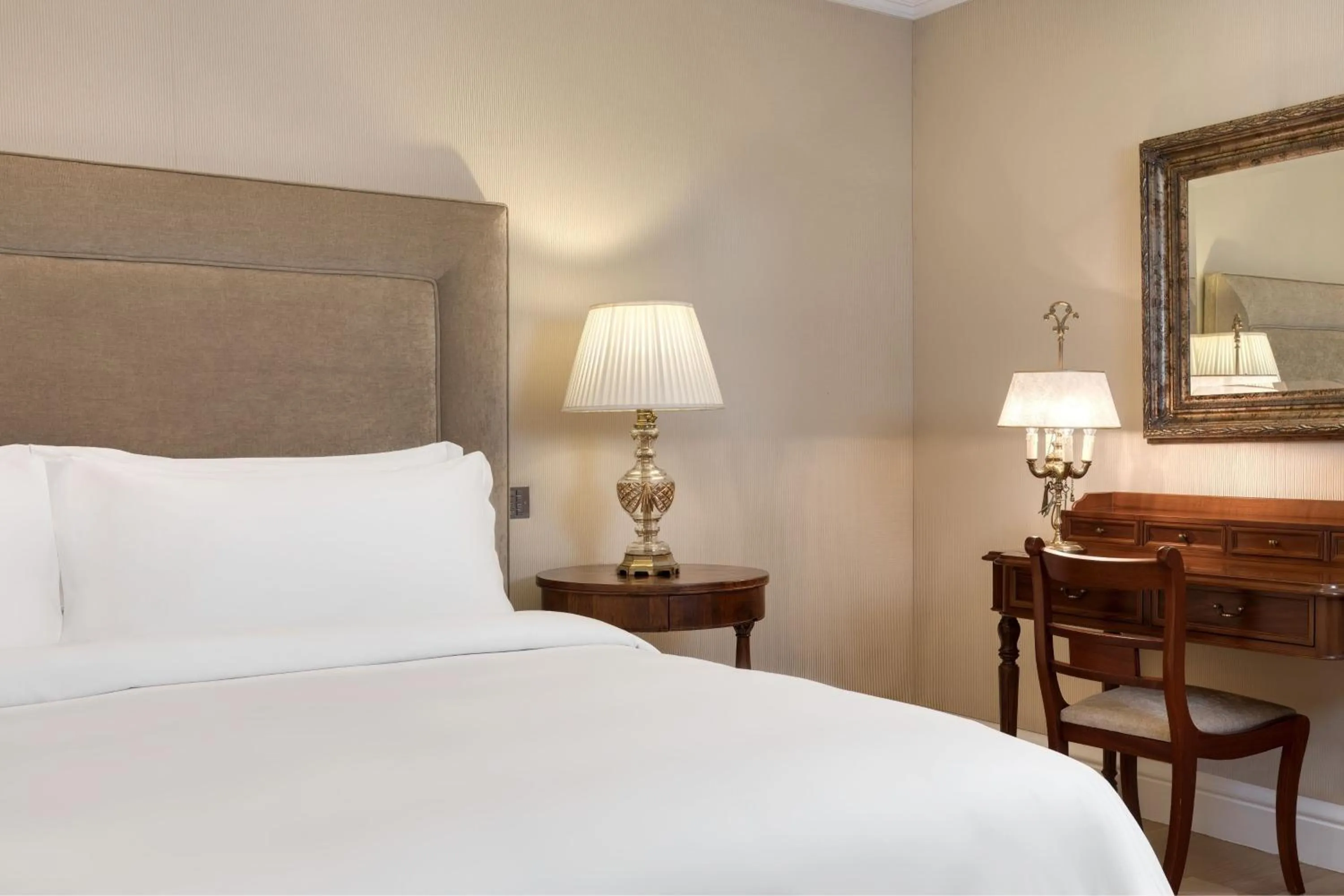Photo of the whole room, Bed in Hotel Grande Bretagne, a Luxury Collection Hotel, Athens