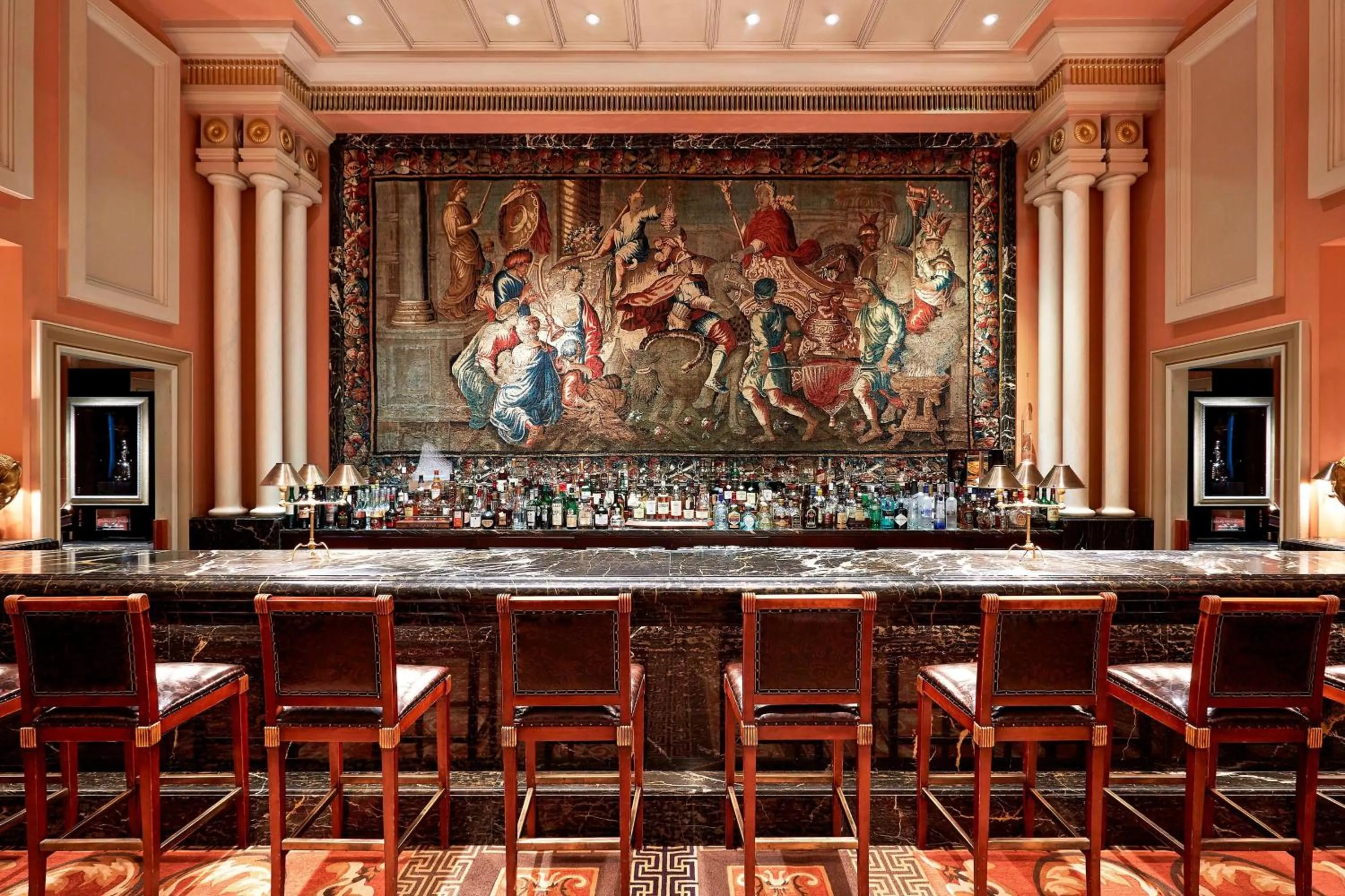 Lounge or bar in Hotel Grande Bretagne, a Luxury Collection Hotel, Athens
