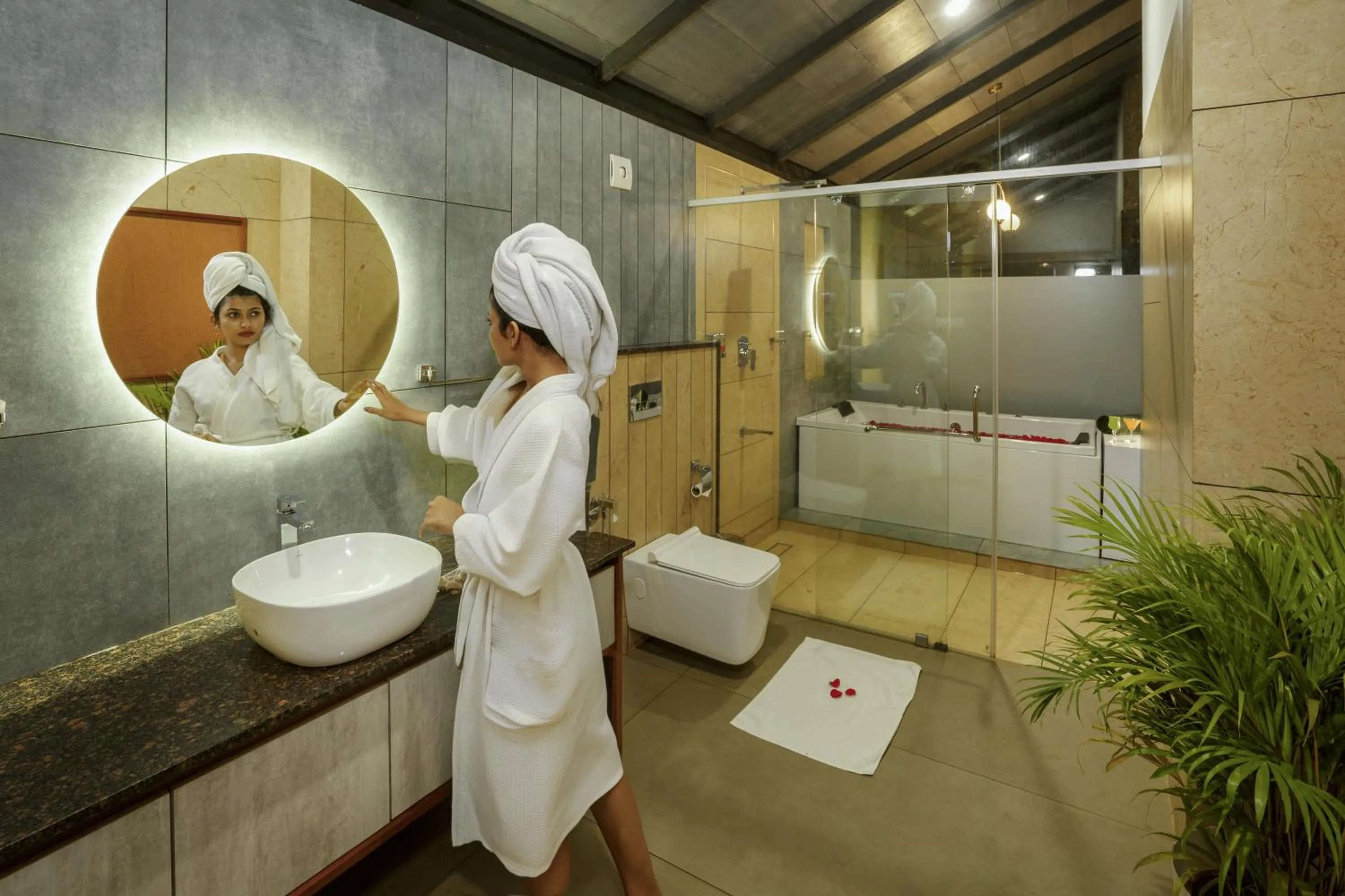 Shower in Crystal Kuruva Nature Resort & Spa