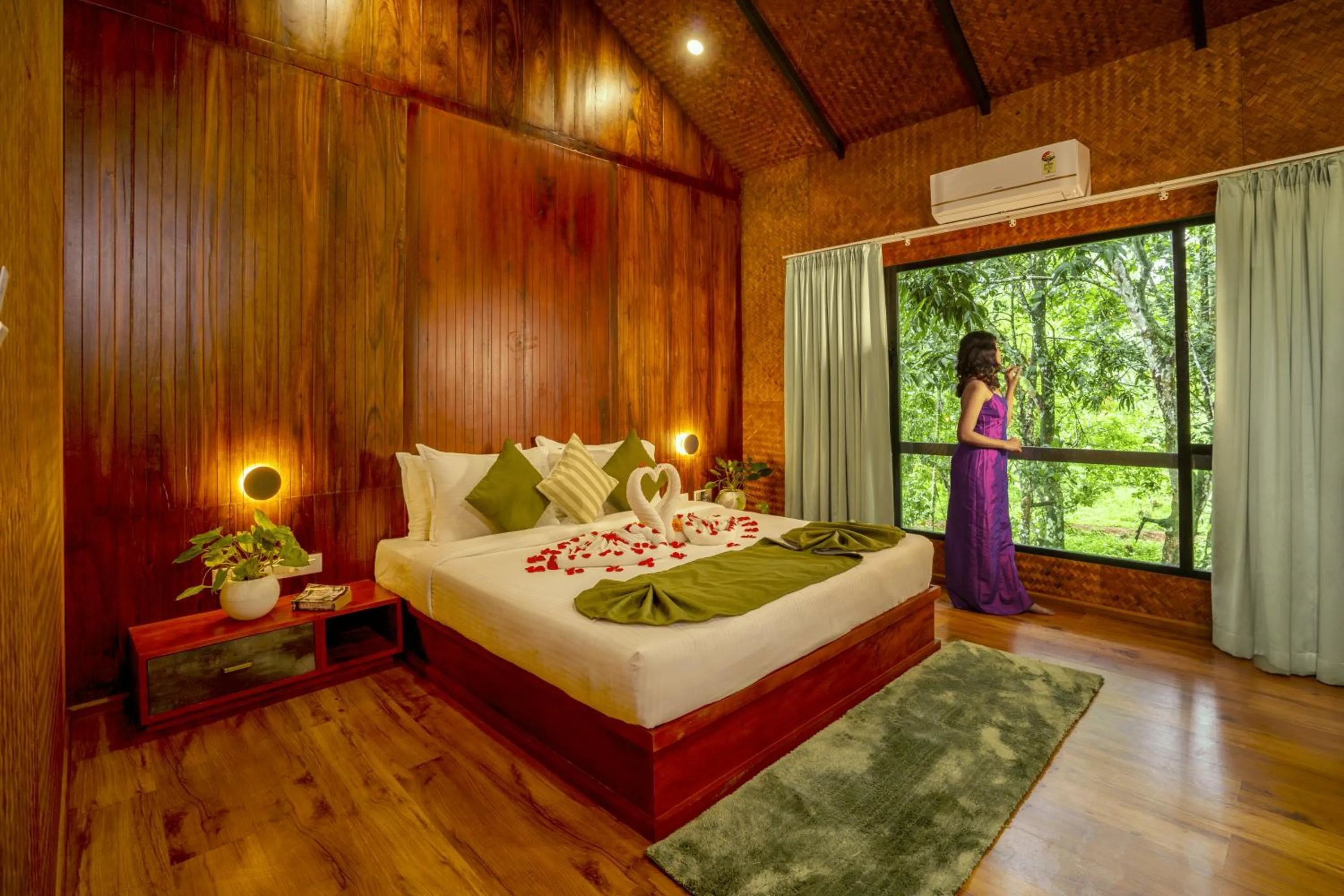 Bed in Crystal Kuruva Nature Resort & Spa