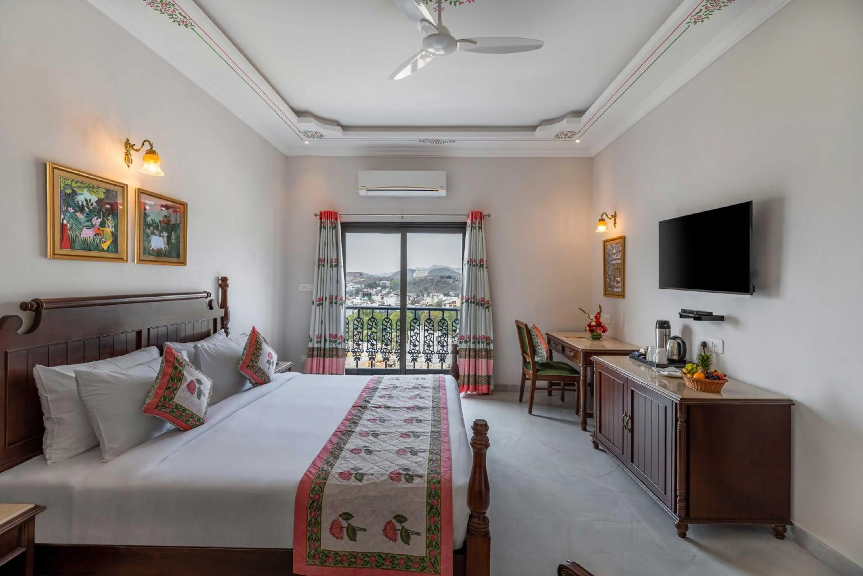 Bed in Maan Vilas - A Boutique Hotel Udaipur