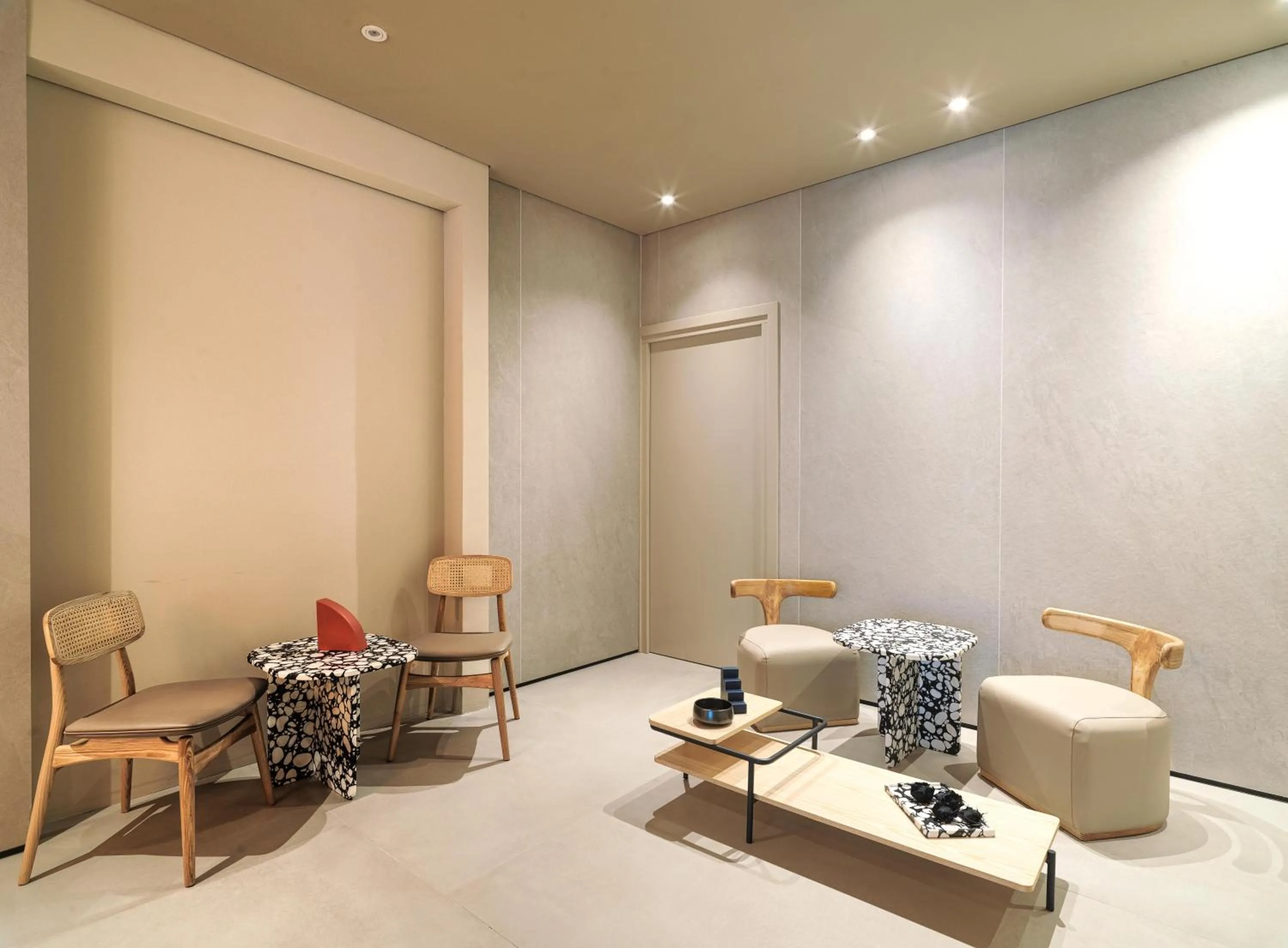 Lobby or reception in LIV Mackenzie Beach Suites Larnaca ADULTS ONLY