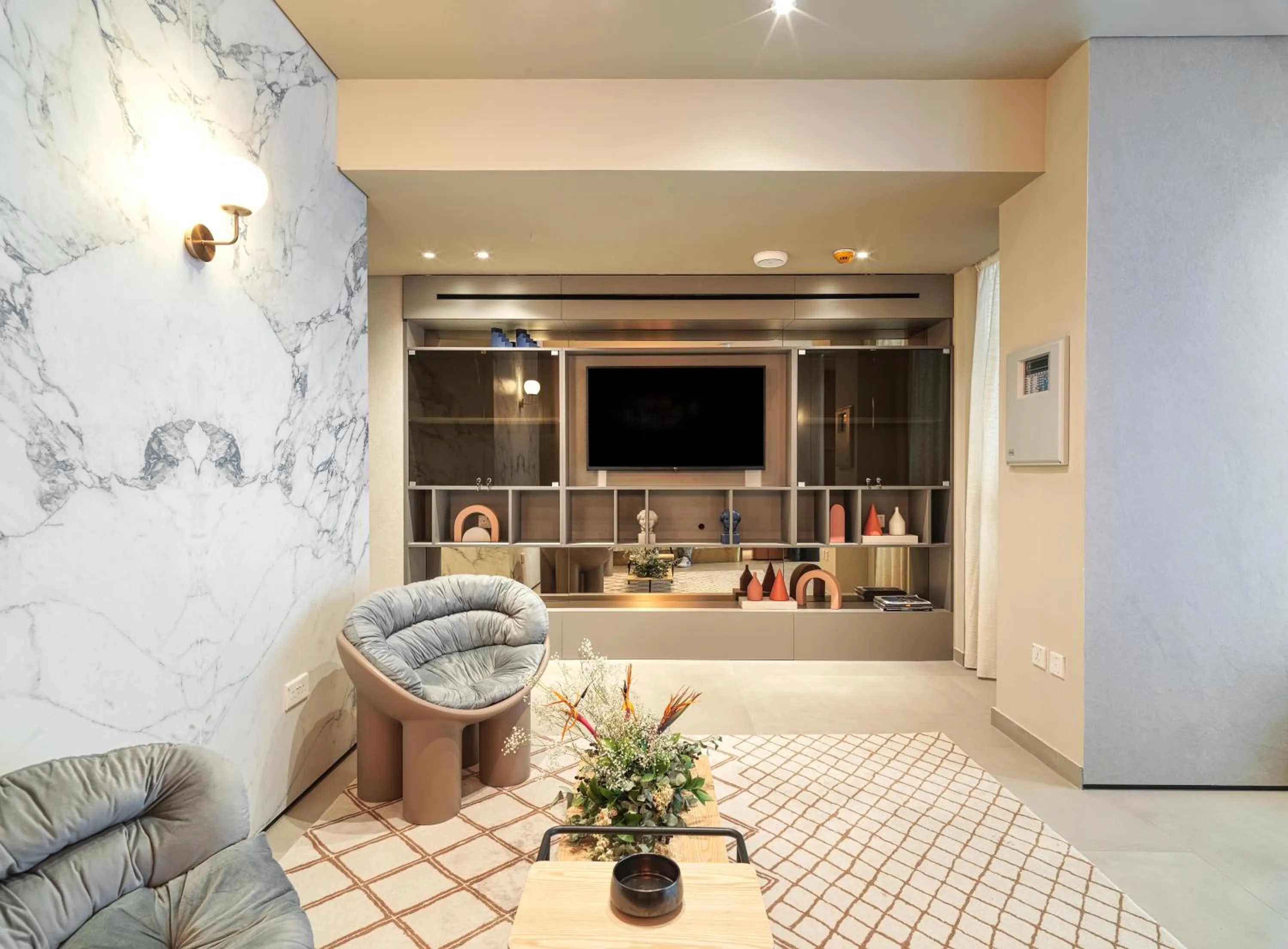 Lobby or reception in LIV Mackenzie Beach Suites Larnaca ADULTS ONLY