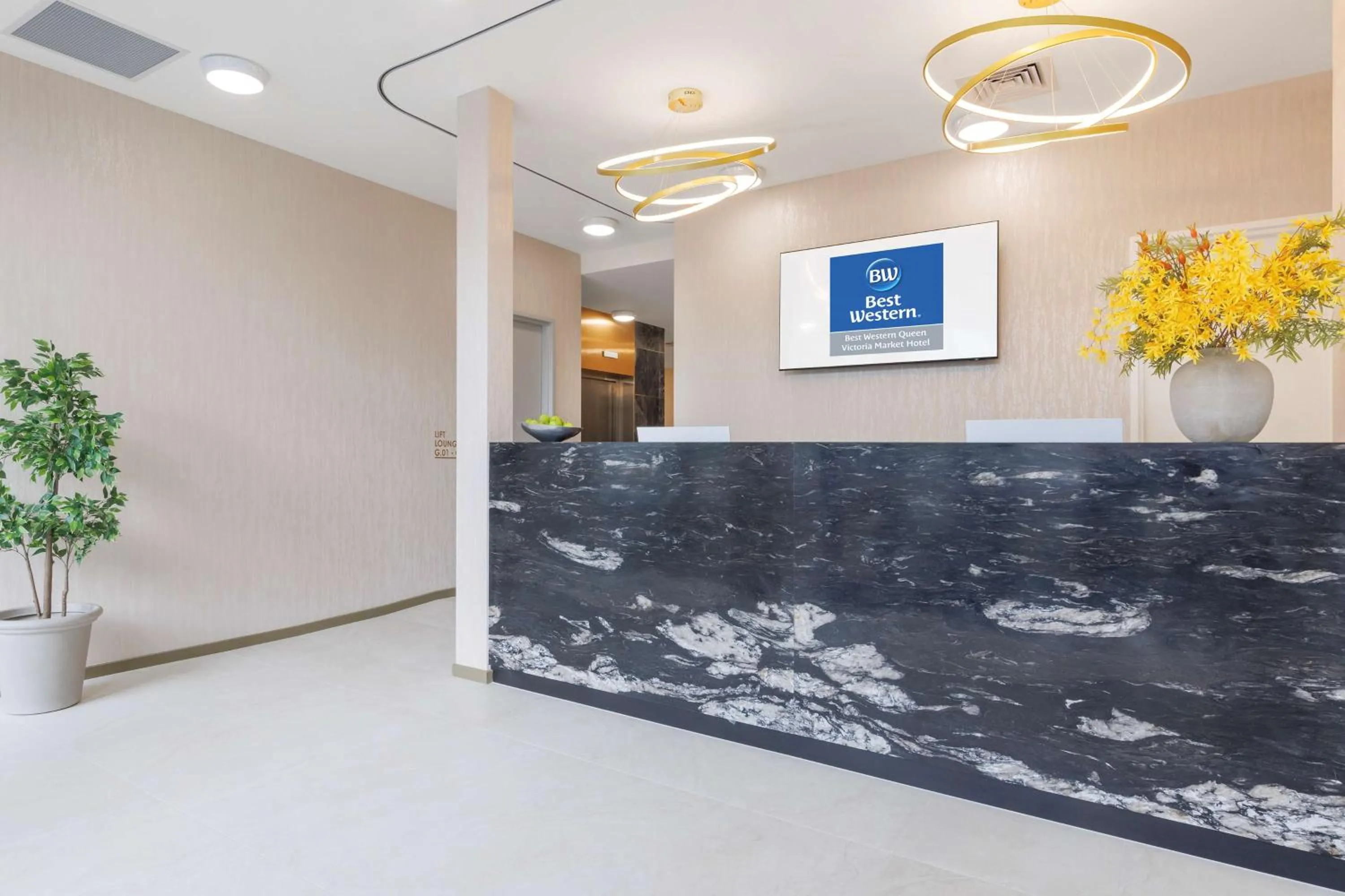 Lobby or reception in Best Western Queen Victoria Market Hotel