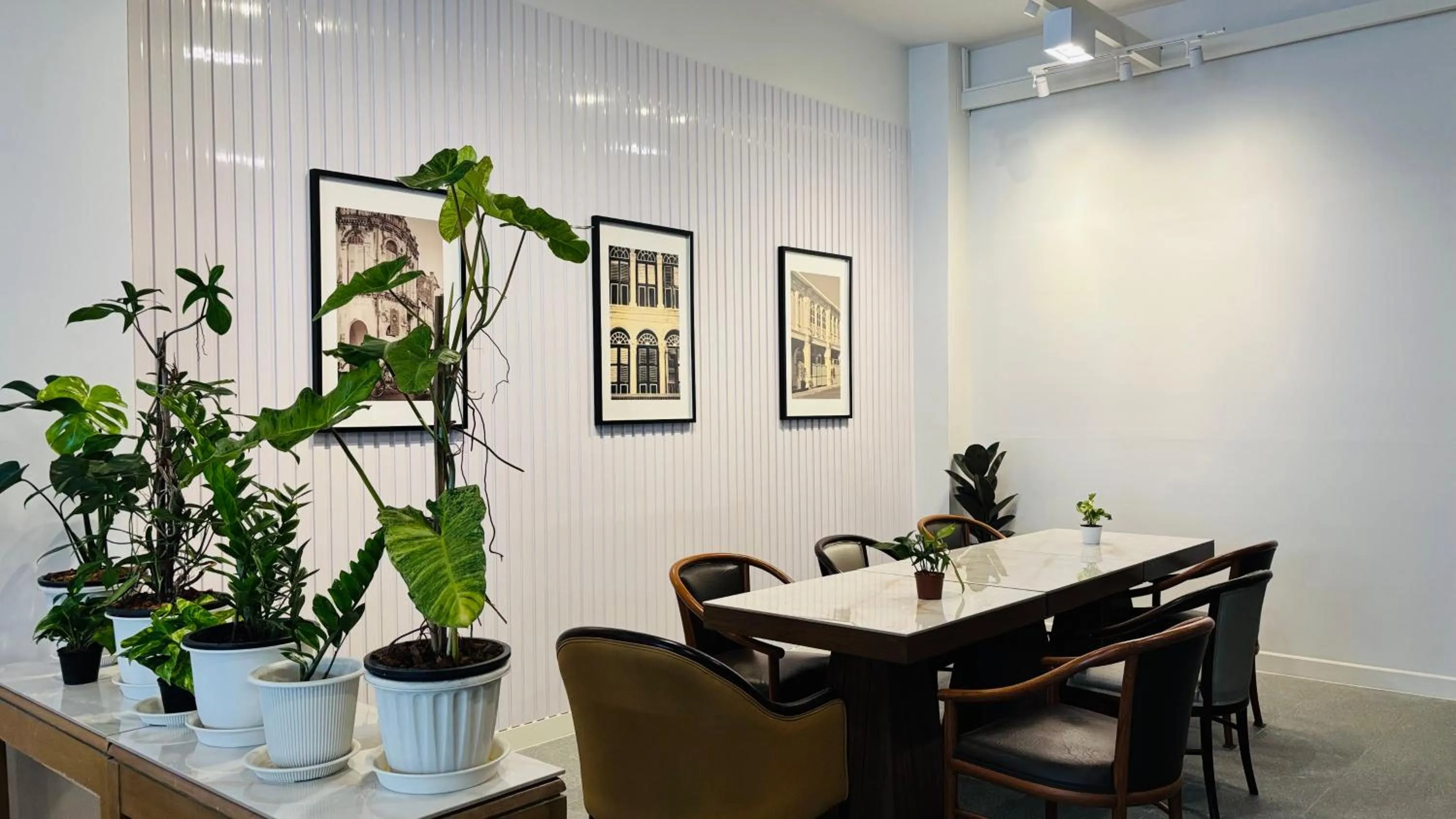 Restaurant/places to eat in Ratana Hotel Sakdidet, PHUKET TOWN