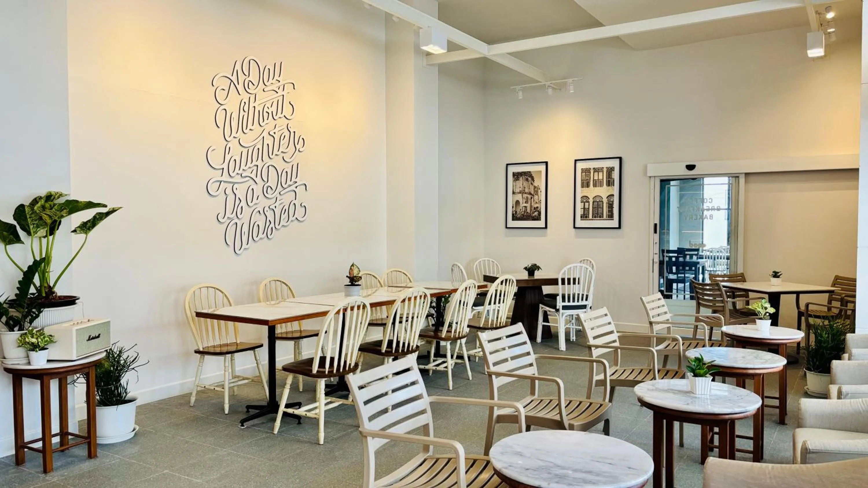 Restaurant/places to eat in Ratana Hotel Sakdidet, PHUKET TOWN