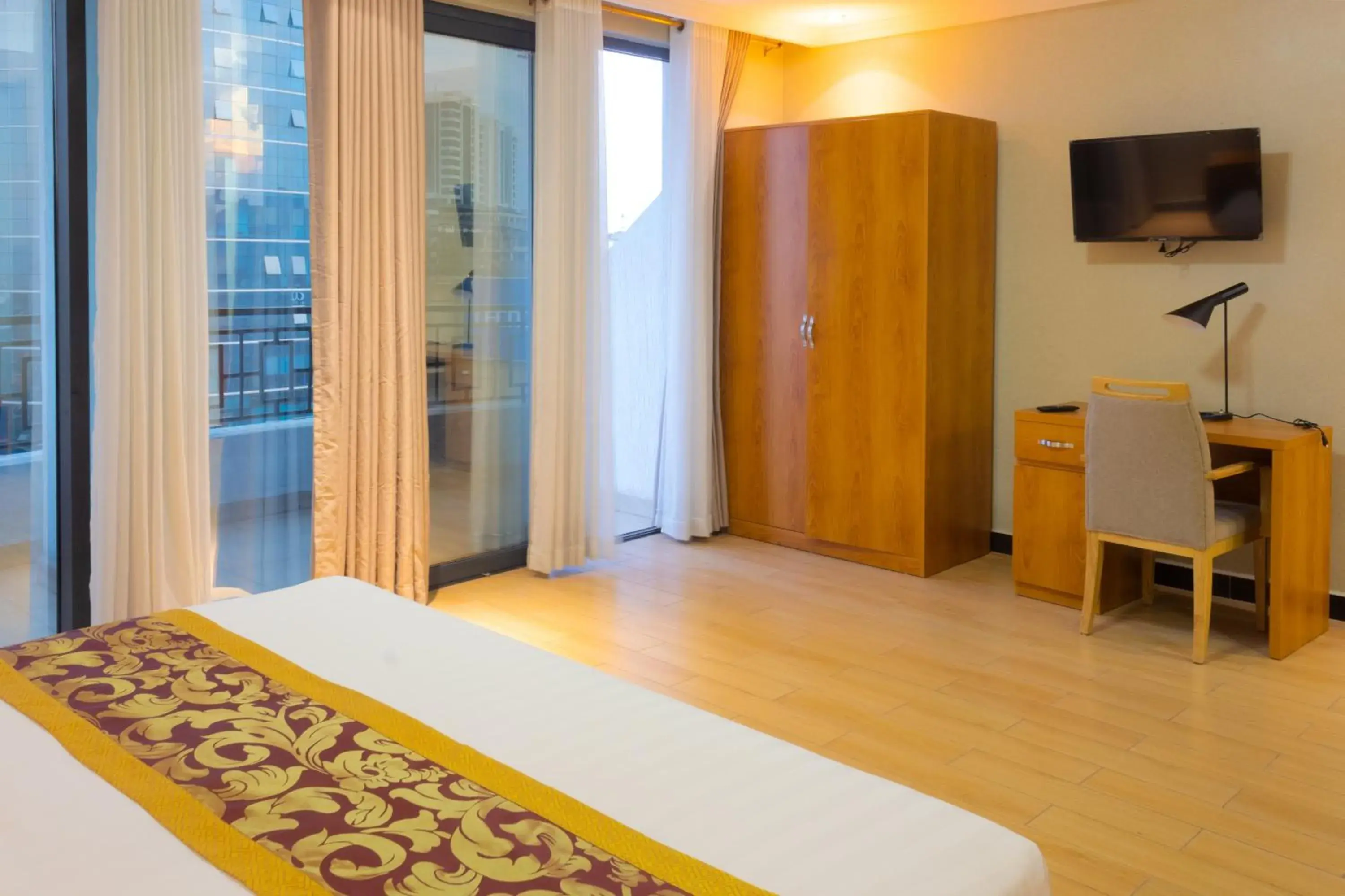 Tropical Plaza Apartments Tropical Plaza Apartments