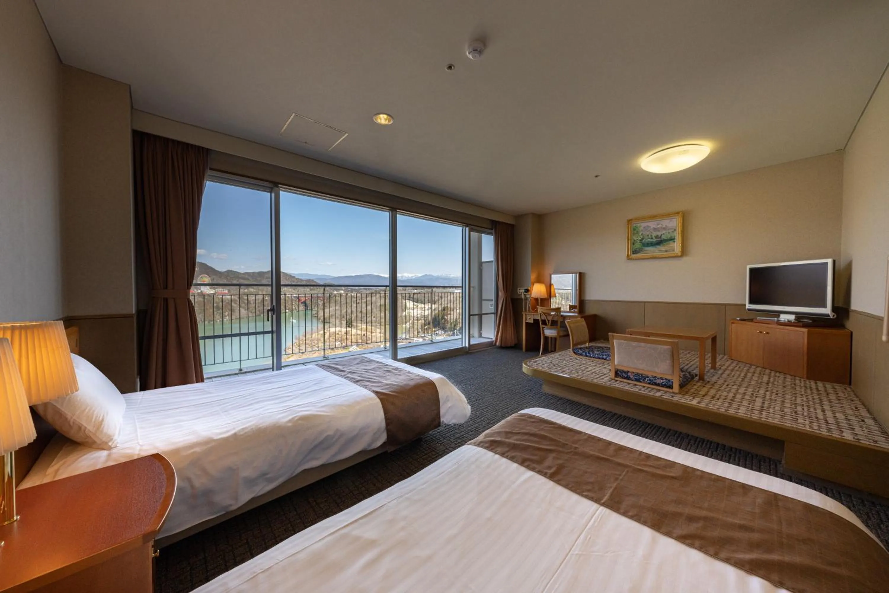 Photo of the whole room, Bed in Enakyo Onsen Hotel Yuzuriha