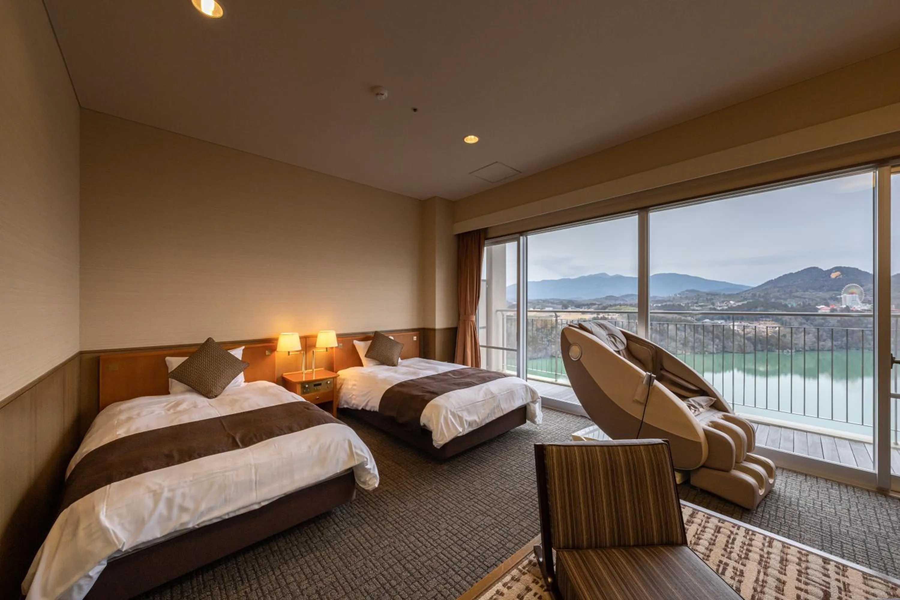Photo of the whole room, Bed in Enakyo Onsen Hotel Yuzuriha