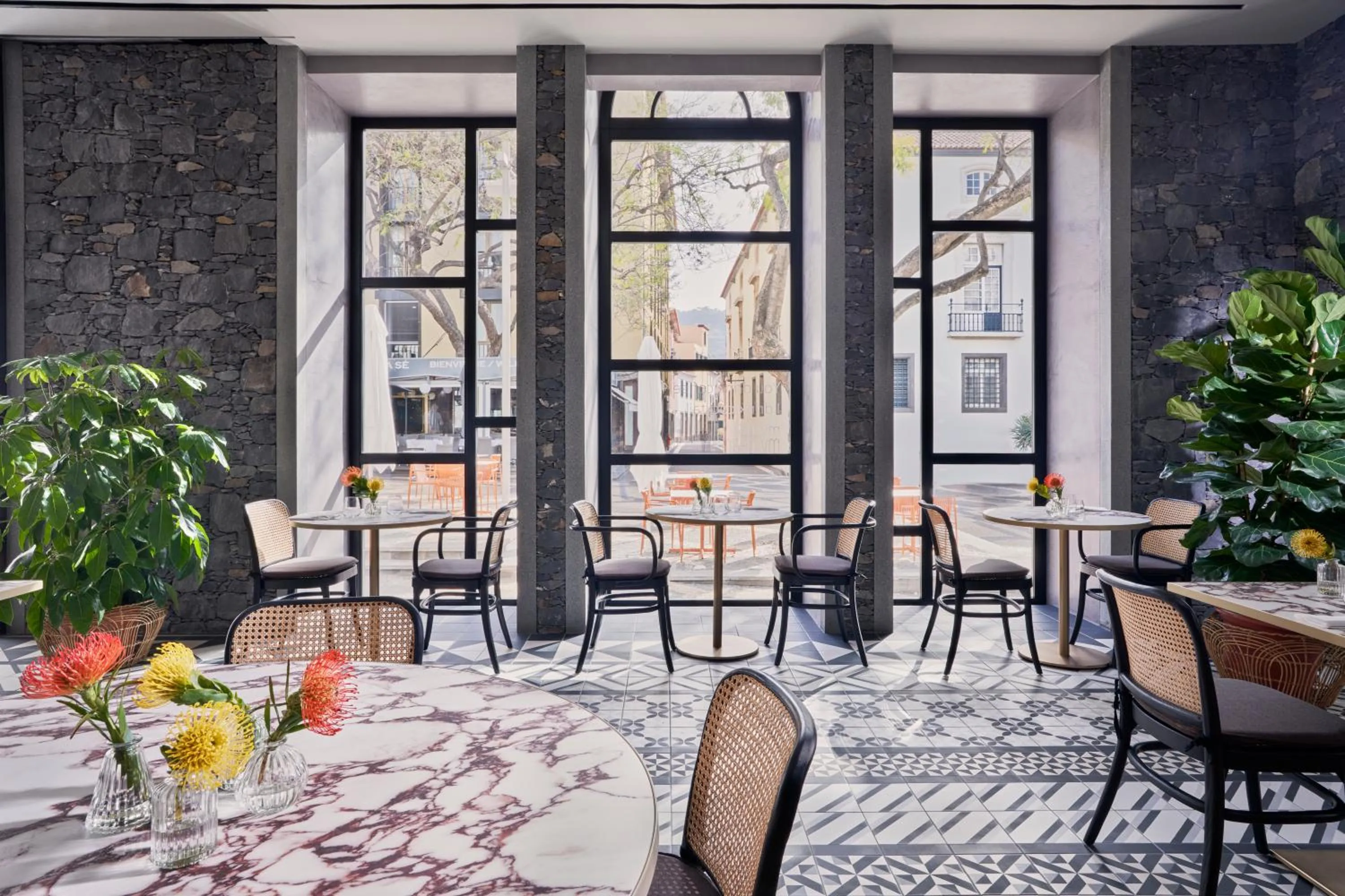 Restaurant/places to eat in Barceló Funchal Oldtown