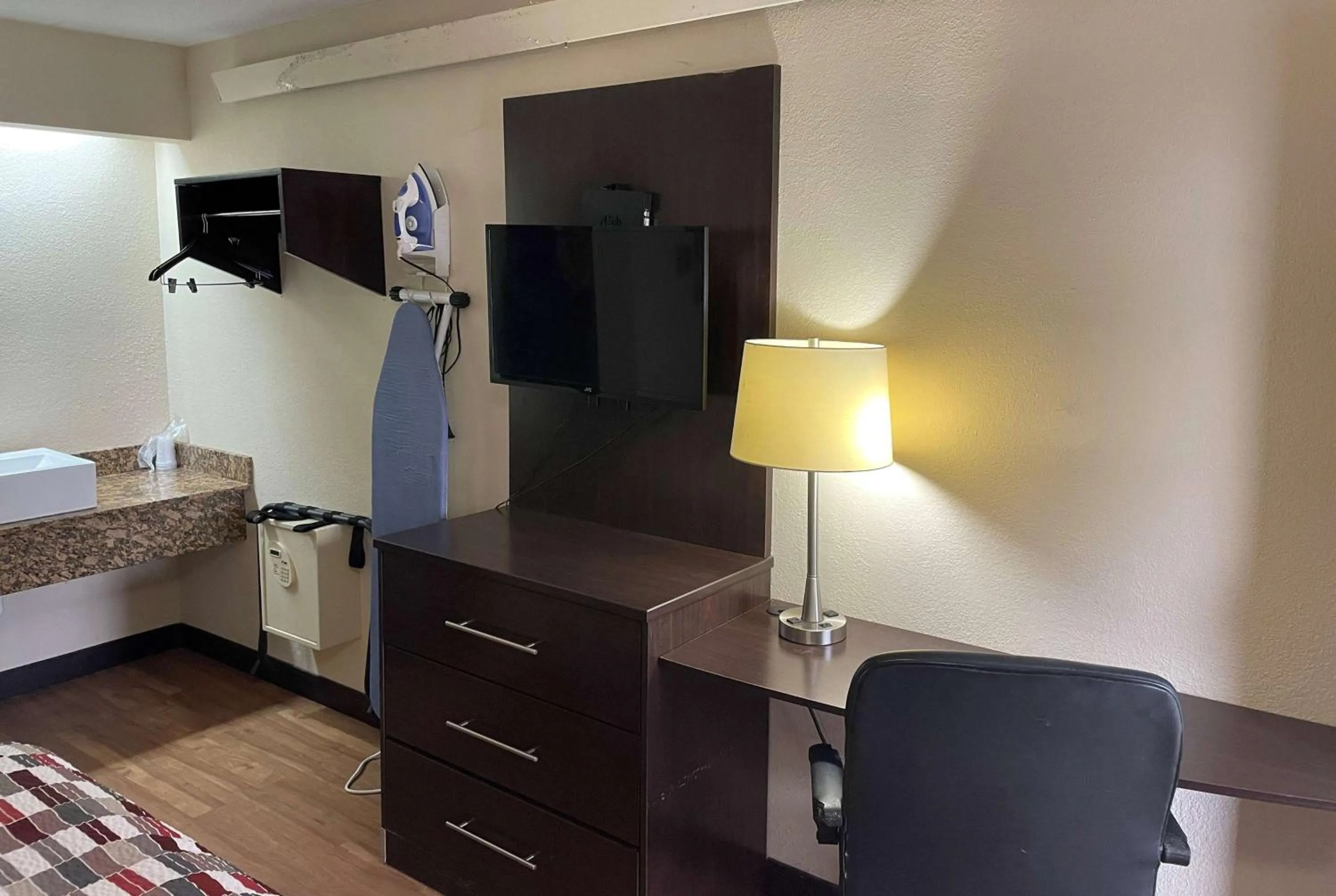 Photo of the whole room in Travelodge by Wyndham Holland-Toledo