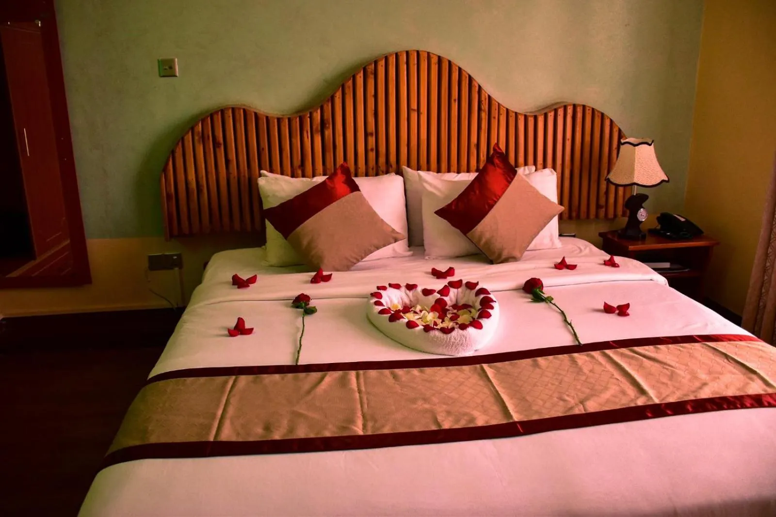 Bed in Breeze Hotel Nyahururu