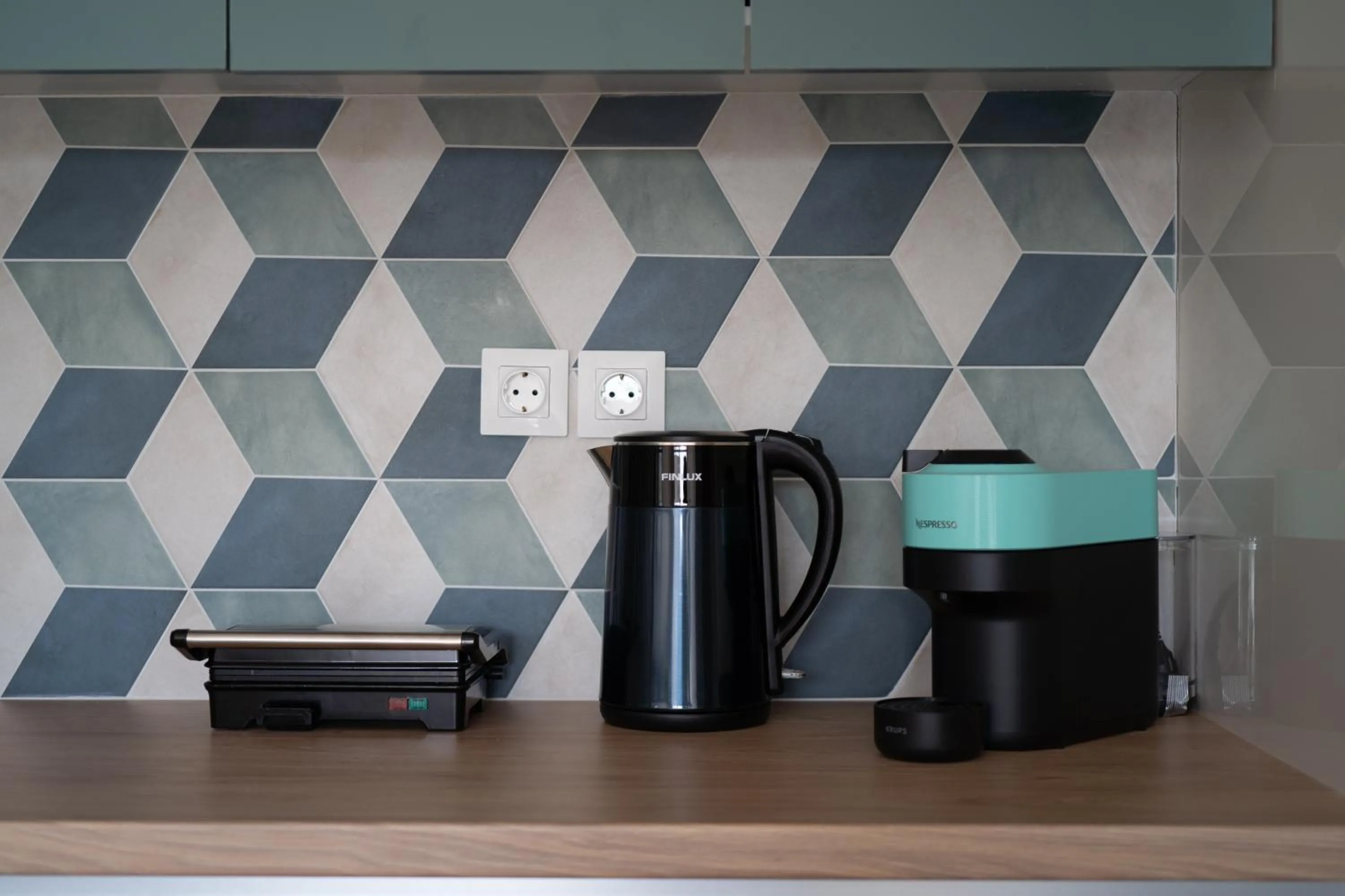 Coffee/tea facilities in Starlight Residence