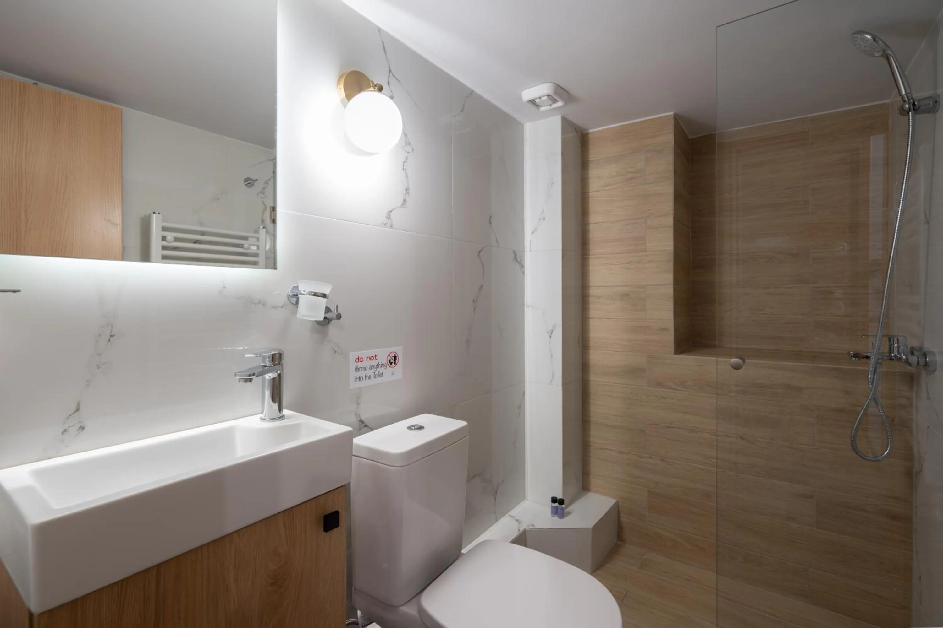 Shower in Starlight Residence