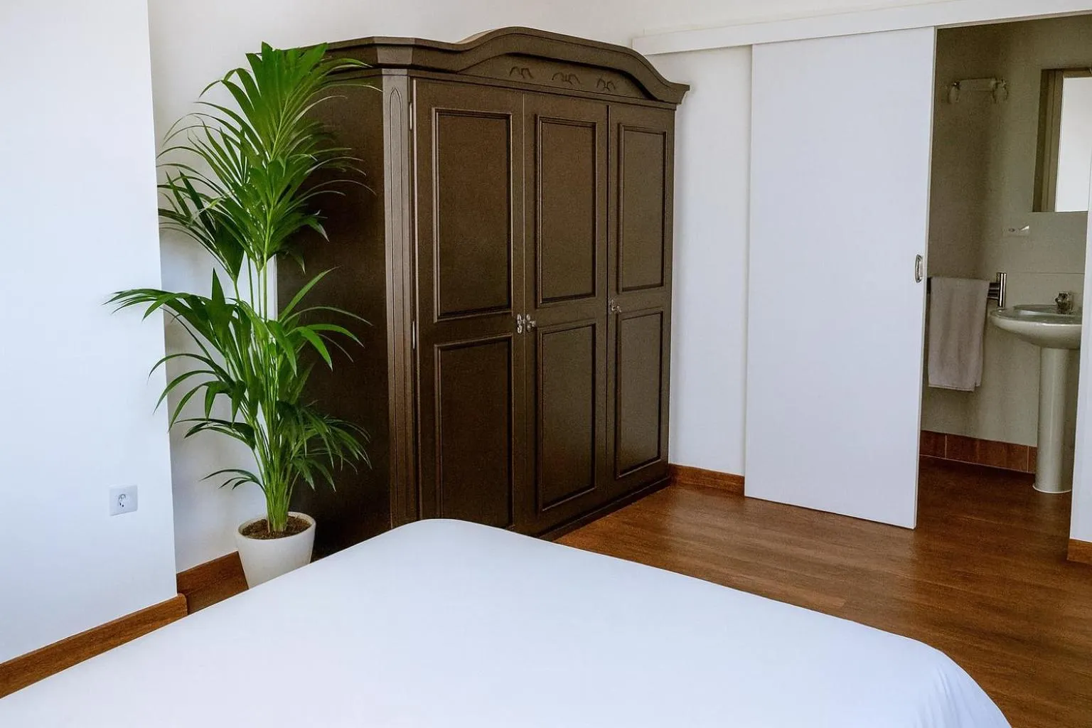 Photo of the whole room, Bed in Hotel Rural Villa del Monte