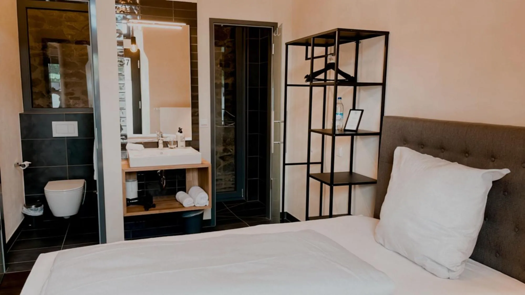 Shower, Bed in Hofgut Schmitte