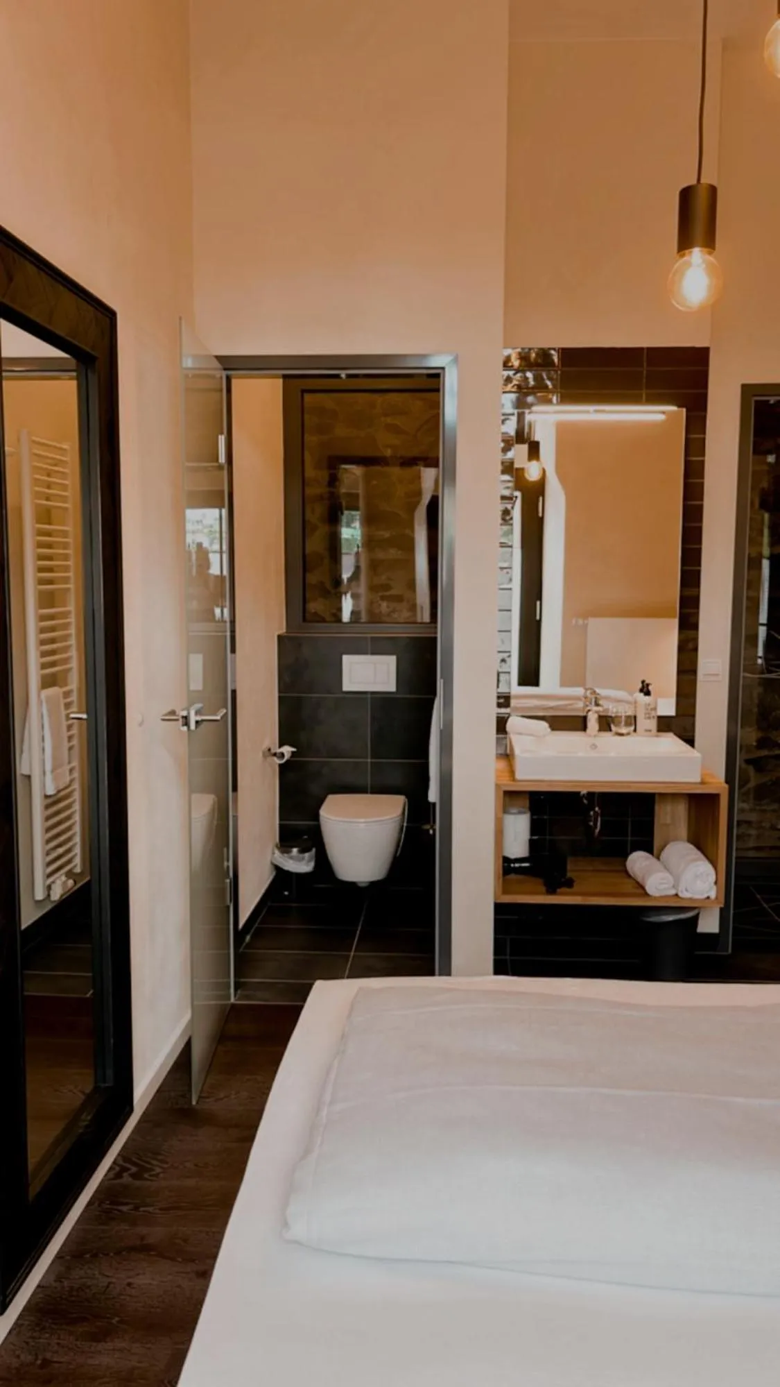 Shower, Bed in Hofgut Schmitte