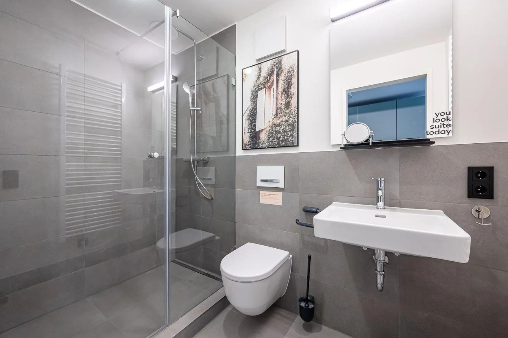 Shower in Limehome Stuttgart Elsenhansstr