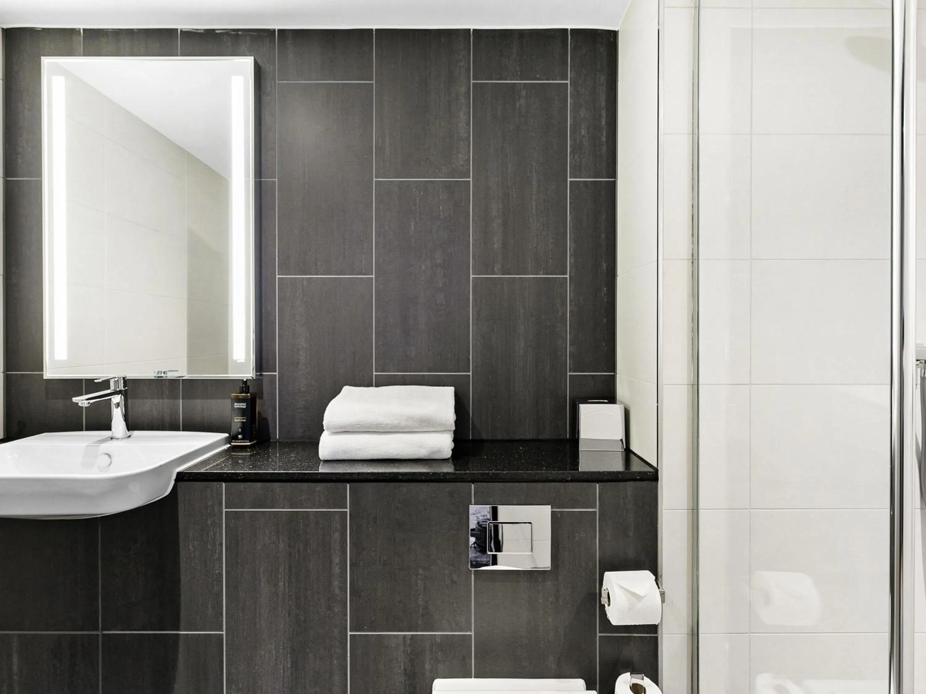 Bedroom in Mercure Paignton Hotel