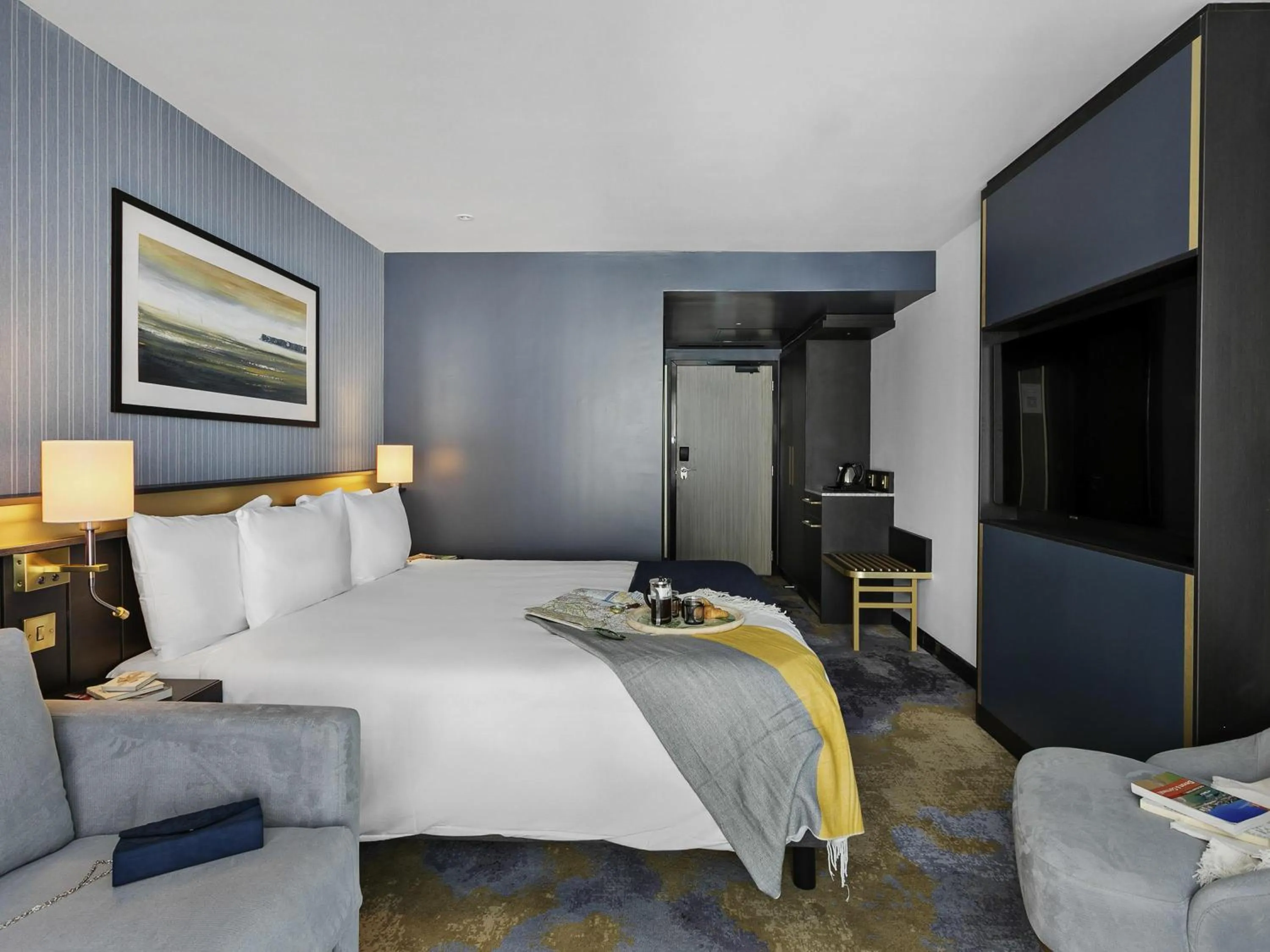 Bedroom, Bed in Mercure Paignton Hotel