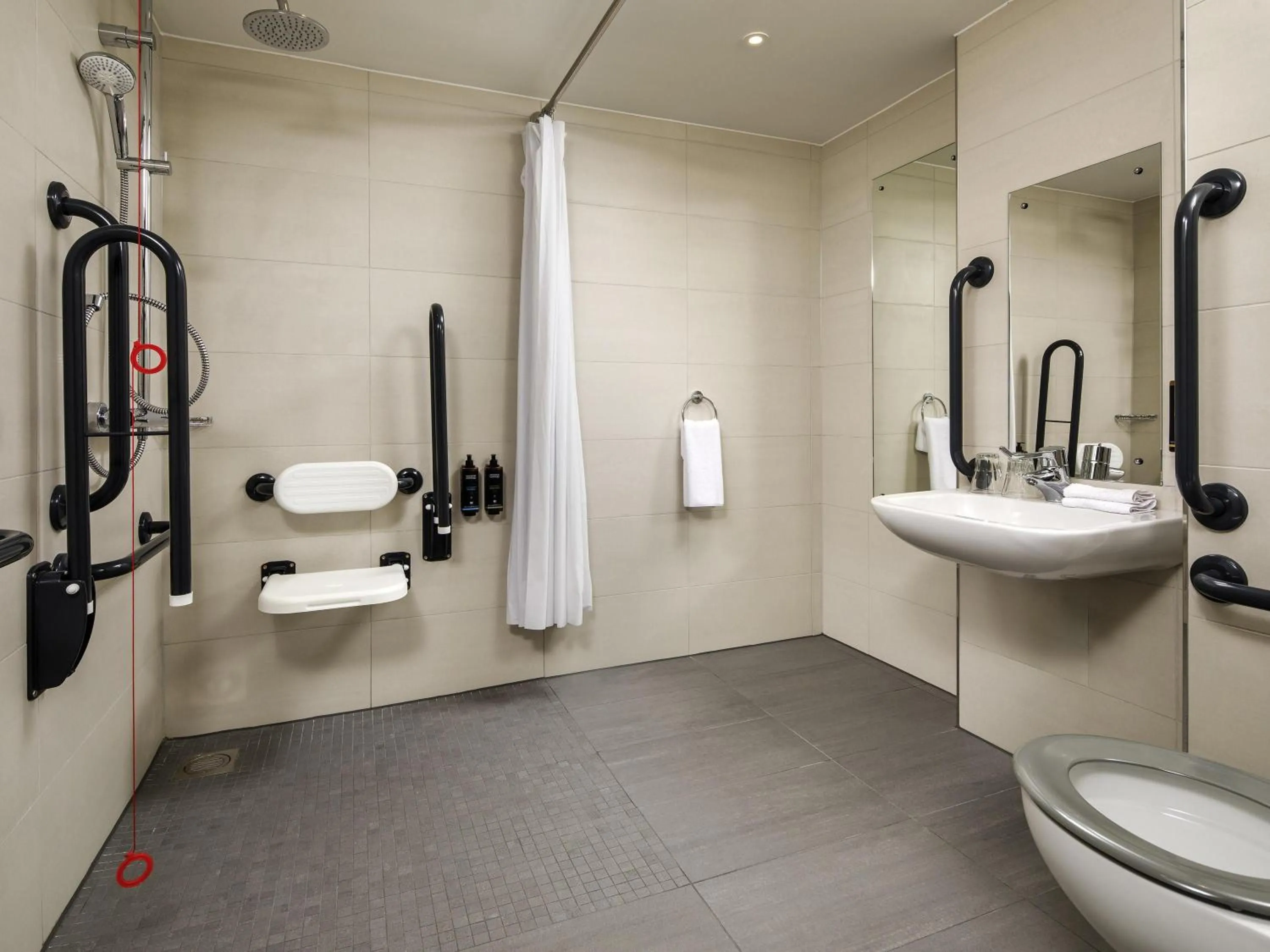 Bedroom in Mercure Paignton Hotel