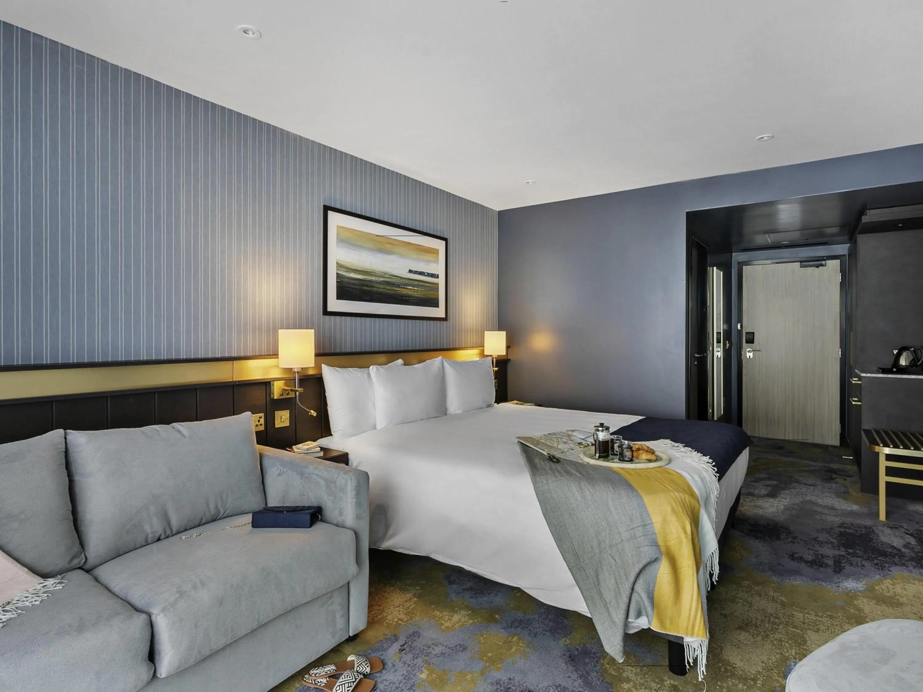 Bedroom, Bed in Mercure Paignton Hotel