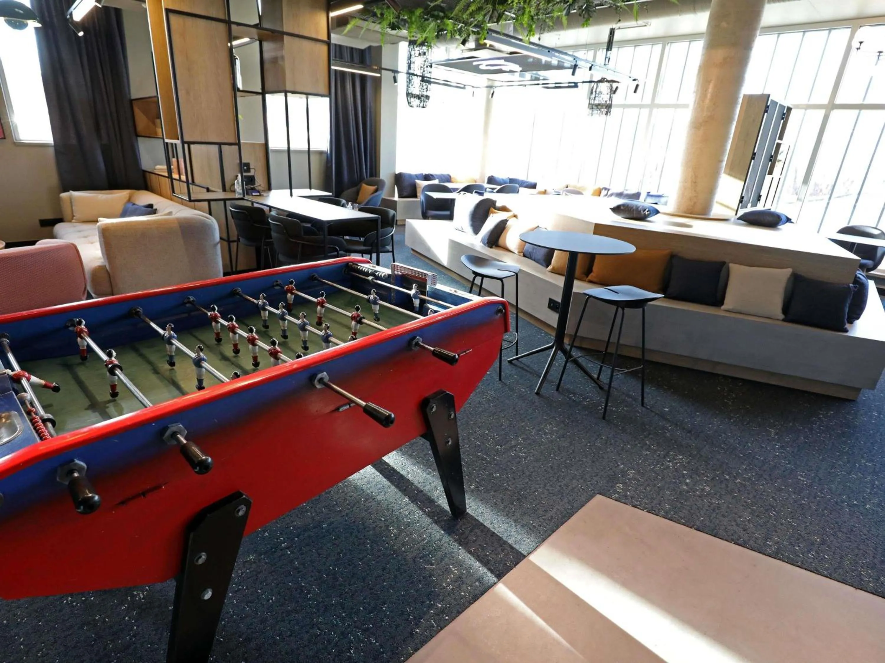 Lounge or bar in Ibis Bourgoin Jallieu Medipole