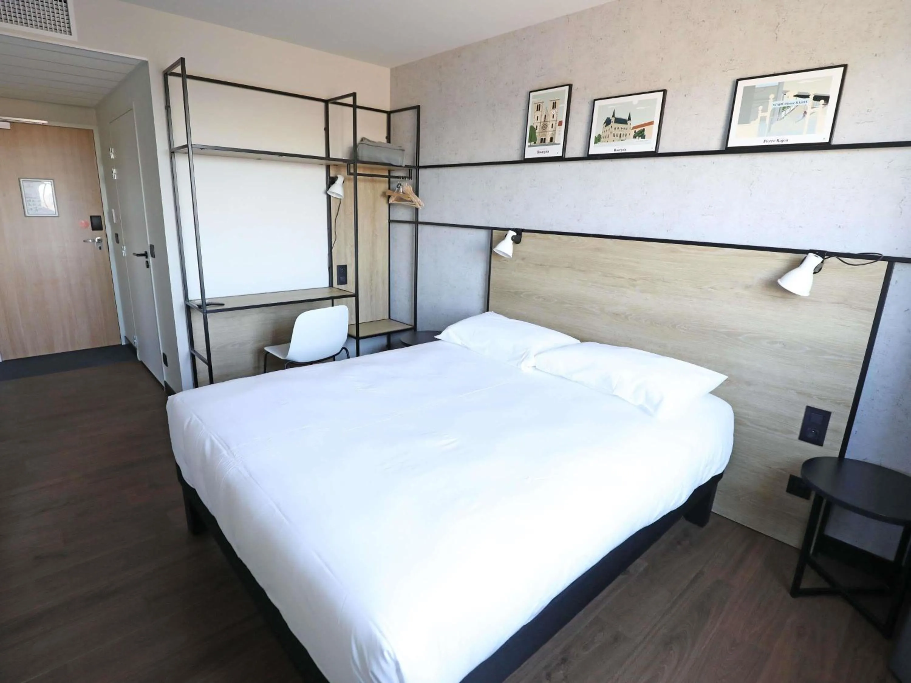 Bedroom, Bed in Ibis Bourgoin Jallieu Medipole