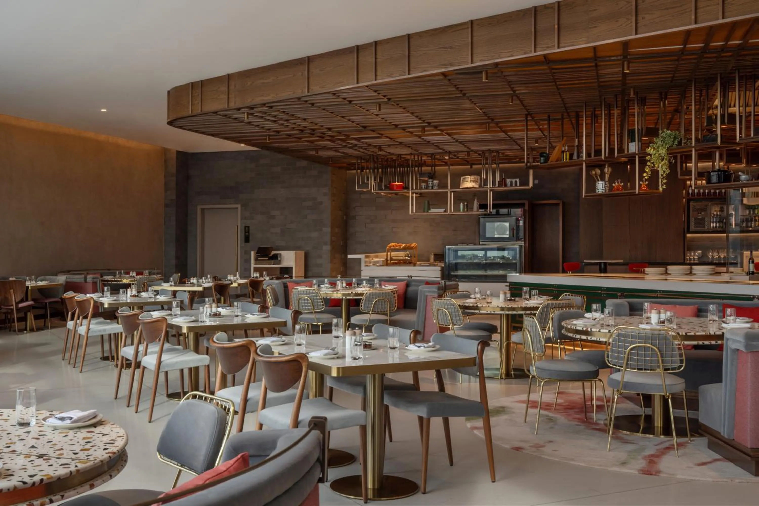 Restaurant/places to eat in SO/ Uptown Dubai