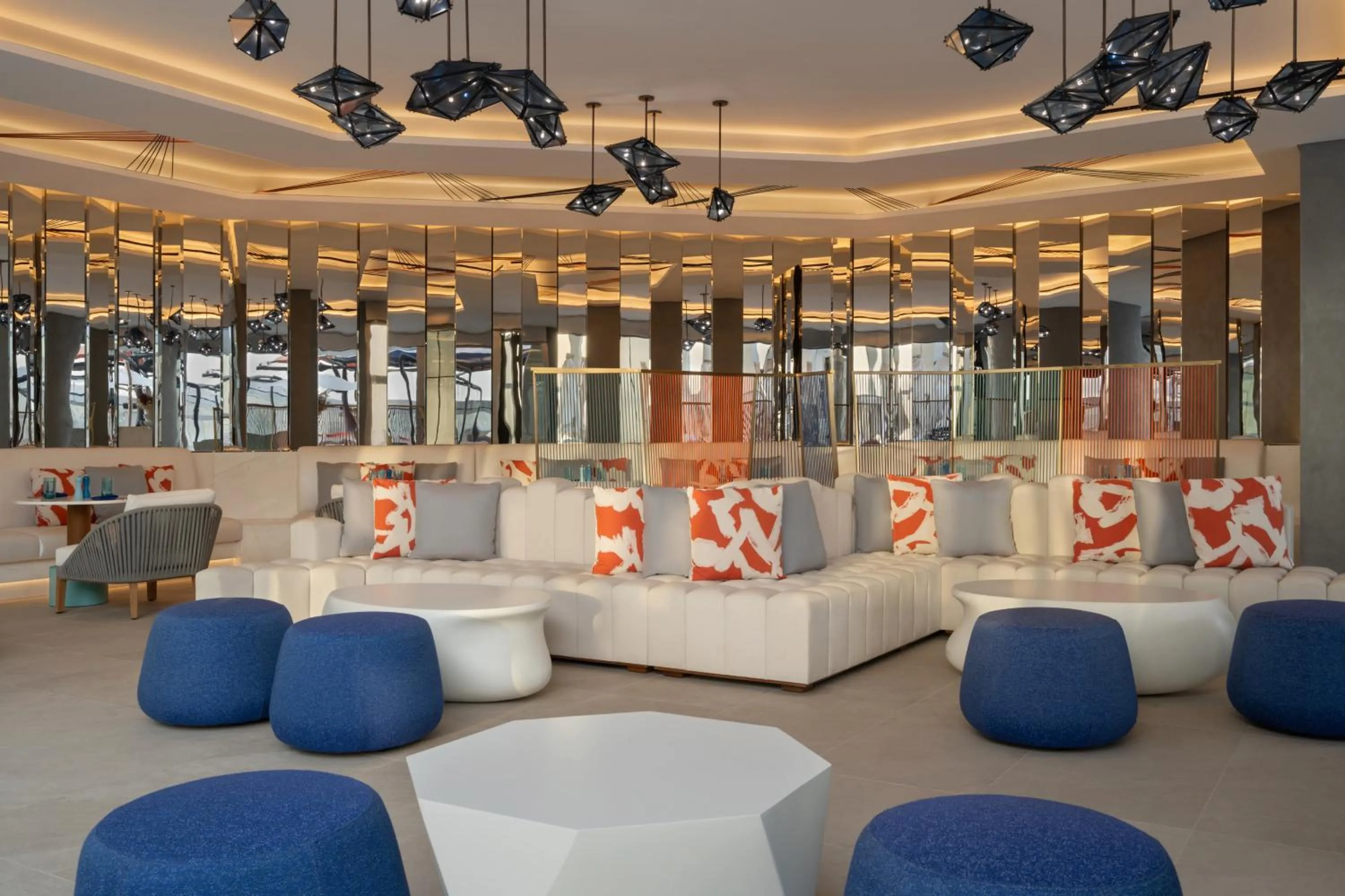 Restaurant/places to eat in SO/ Uptown Dubai