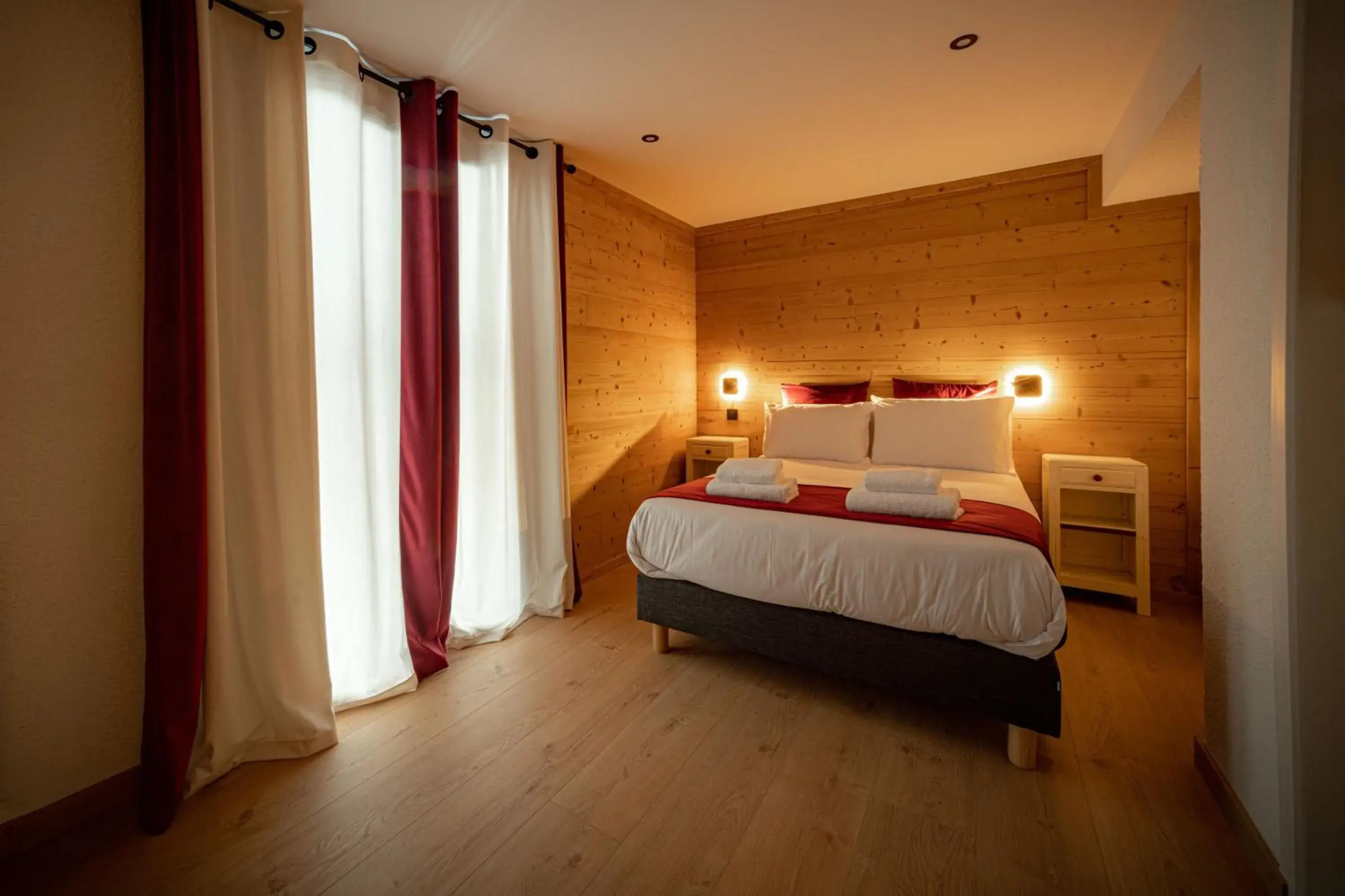 Superior Double Room in Hôtel Restaurant Le Madame Superior Double Room in Hôtel Restaurant Le Madame