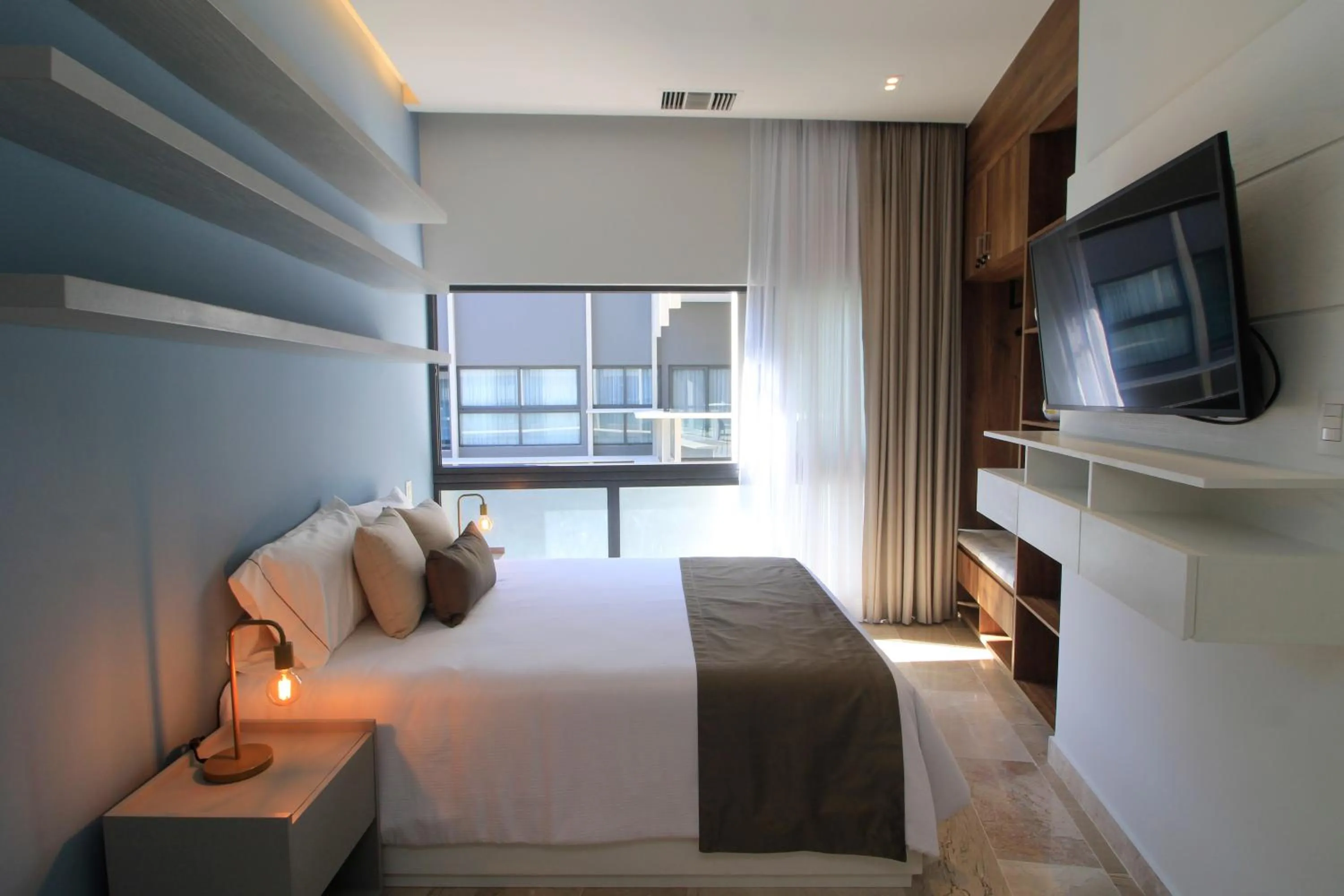 TV and multimedia, Bed in Singular Dream Vacation Rentals