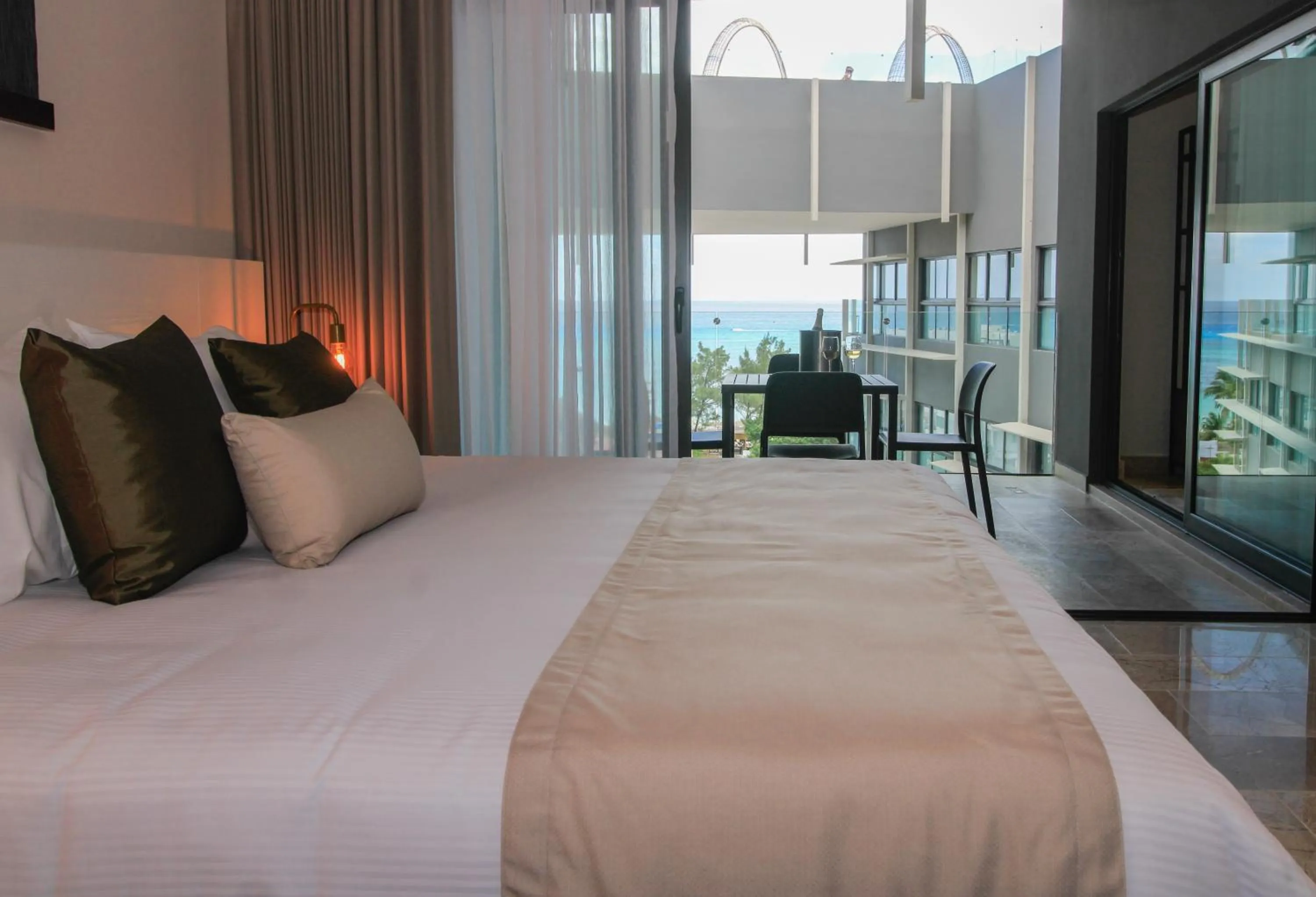 Natural landscape, Bed in Singular Dream Vacation Rentals