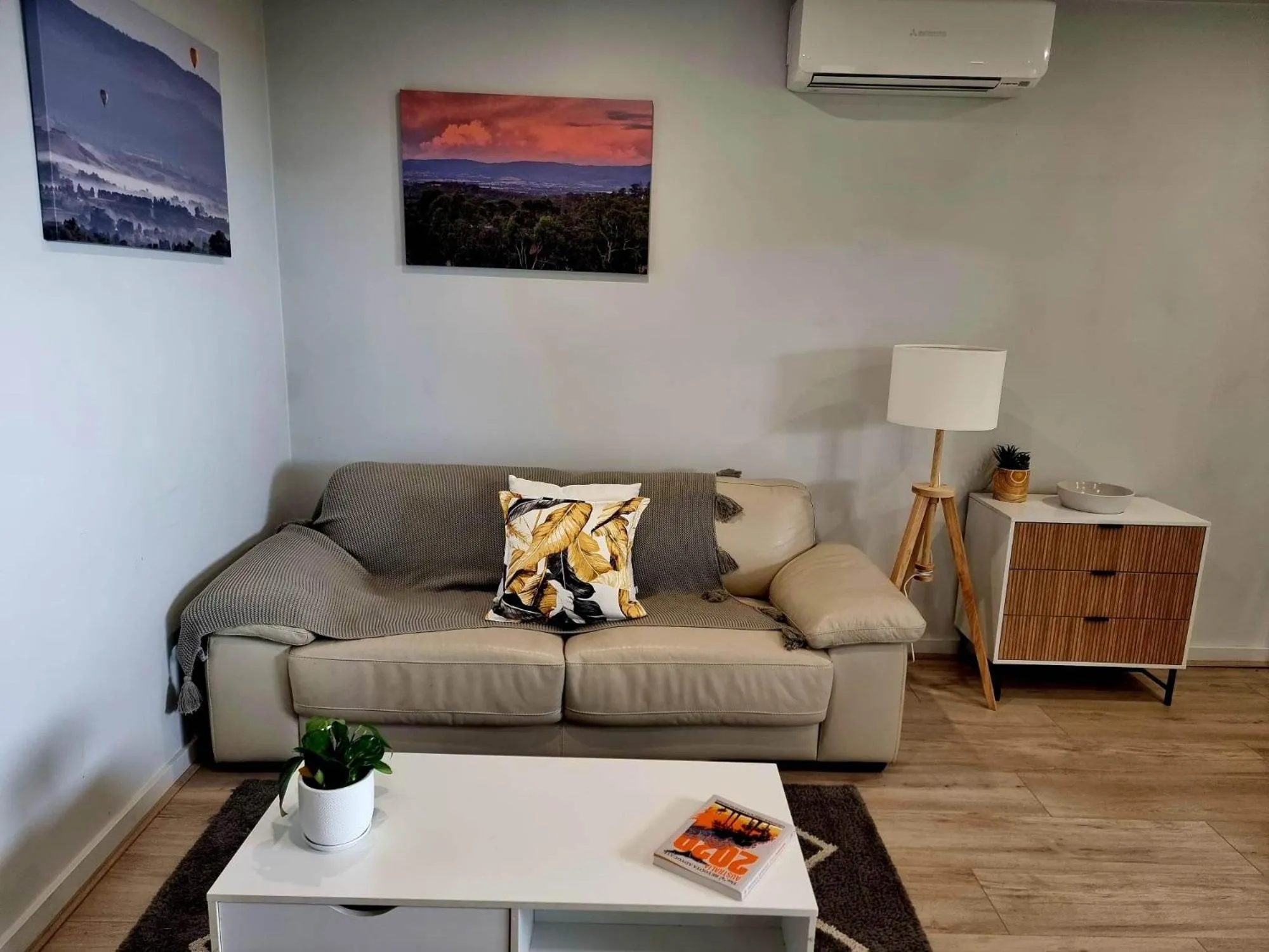 Lounge or bar in Melazzano