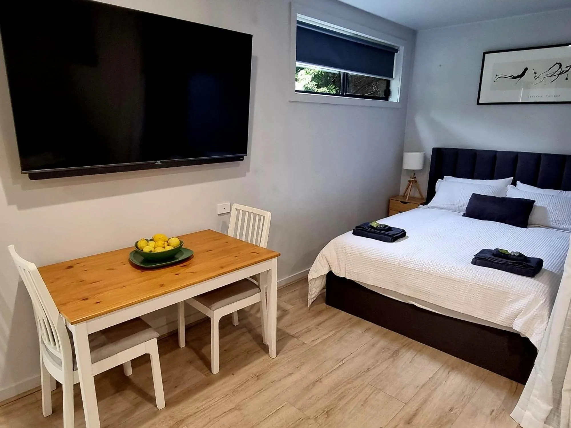 Dining area, Bed in Melazzano