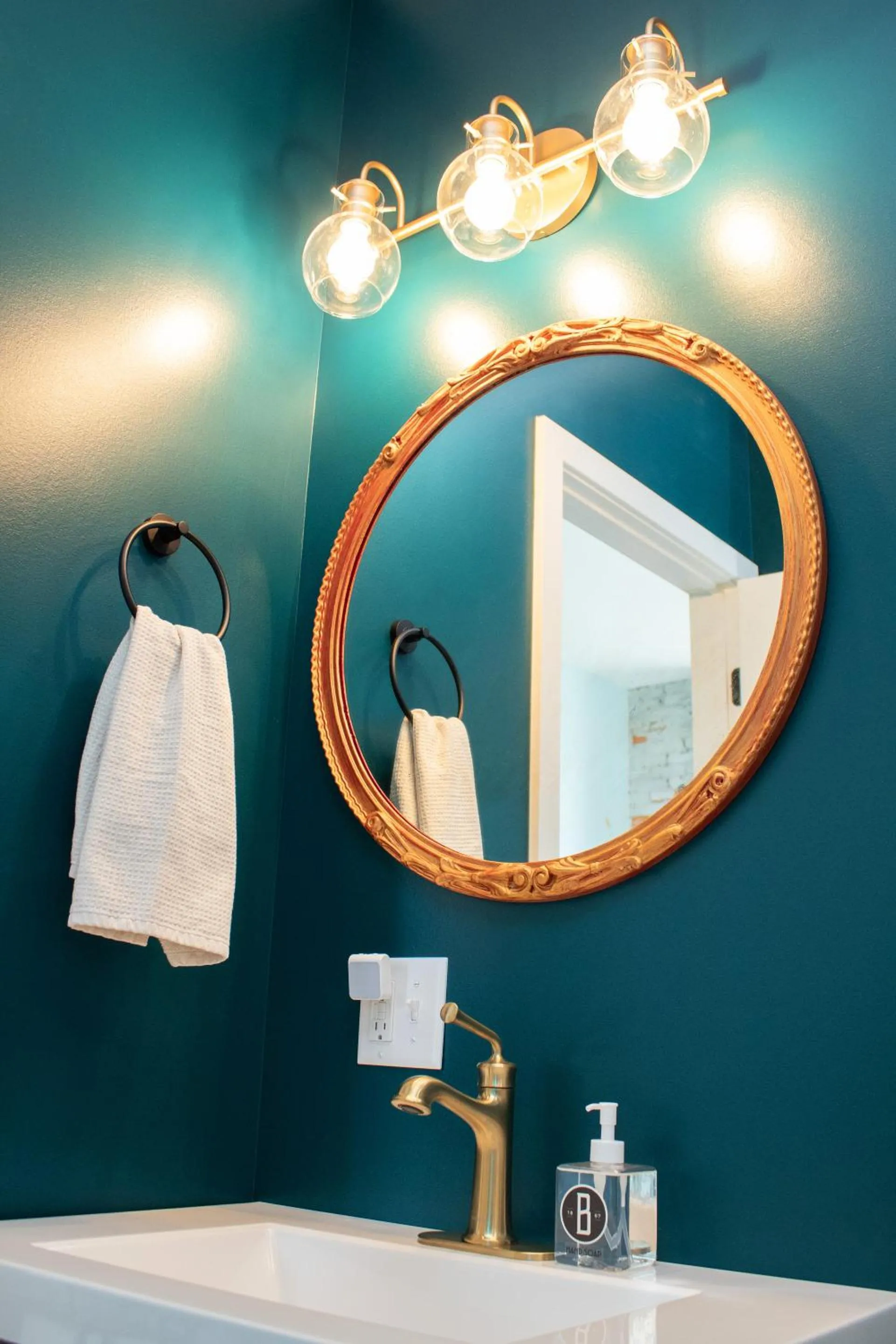 Bathroom in Bischoff Inn - Former 1870 Furniture Factory Now 5 Room Boutique Hotel