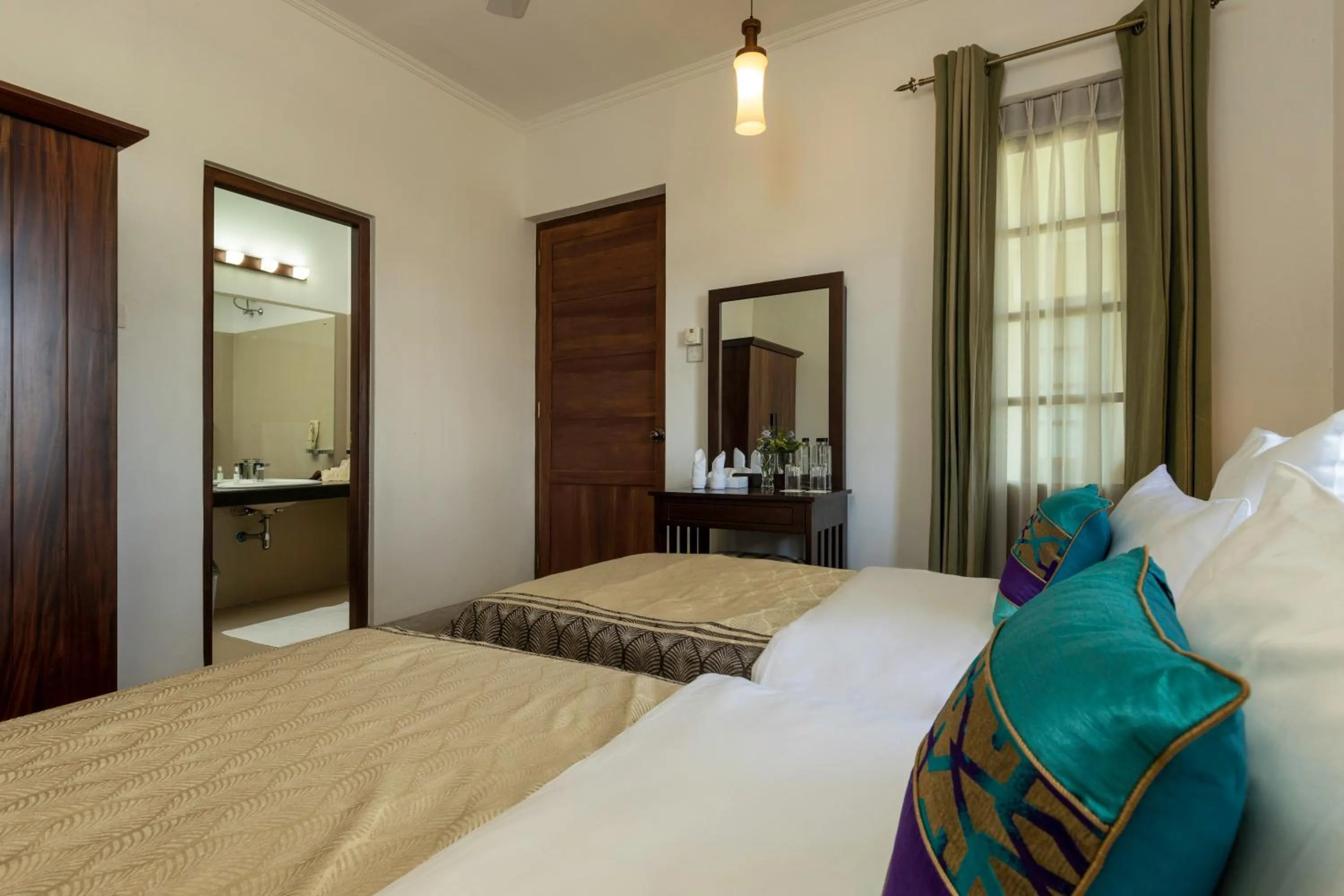 Bedroom, Bed in Olive Bungalow