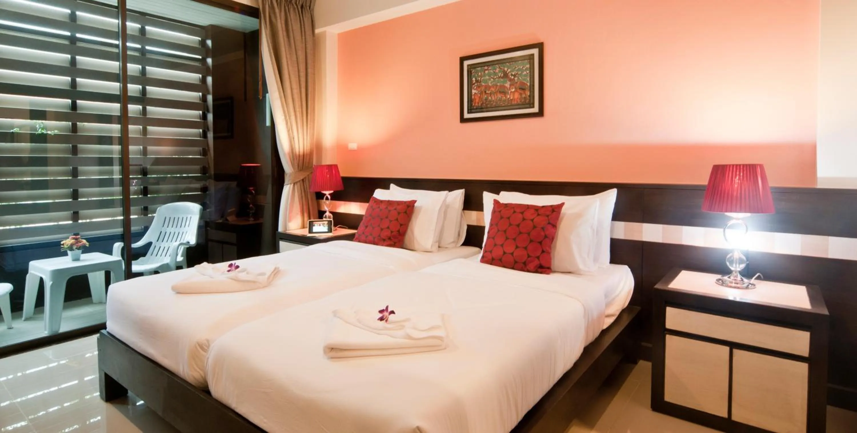 Bed in Ratana Residence Thalang