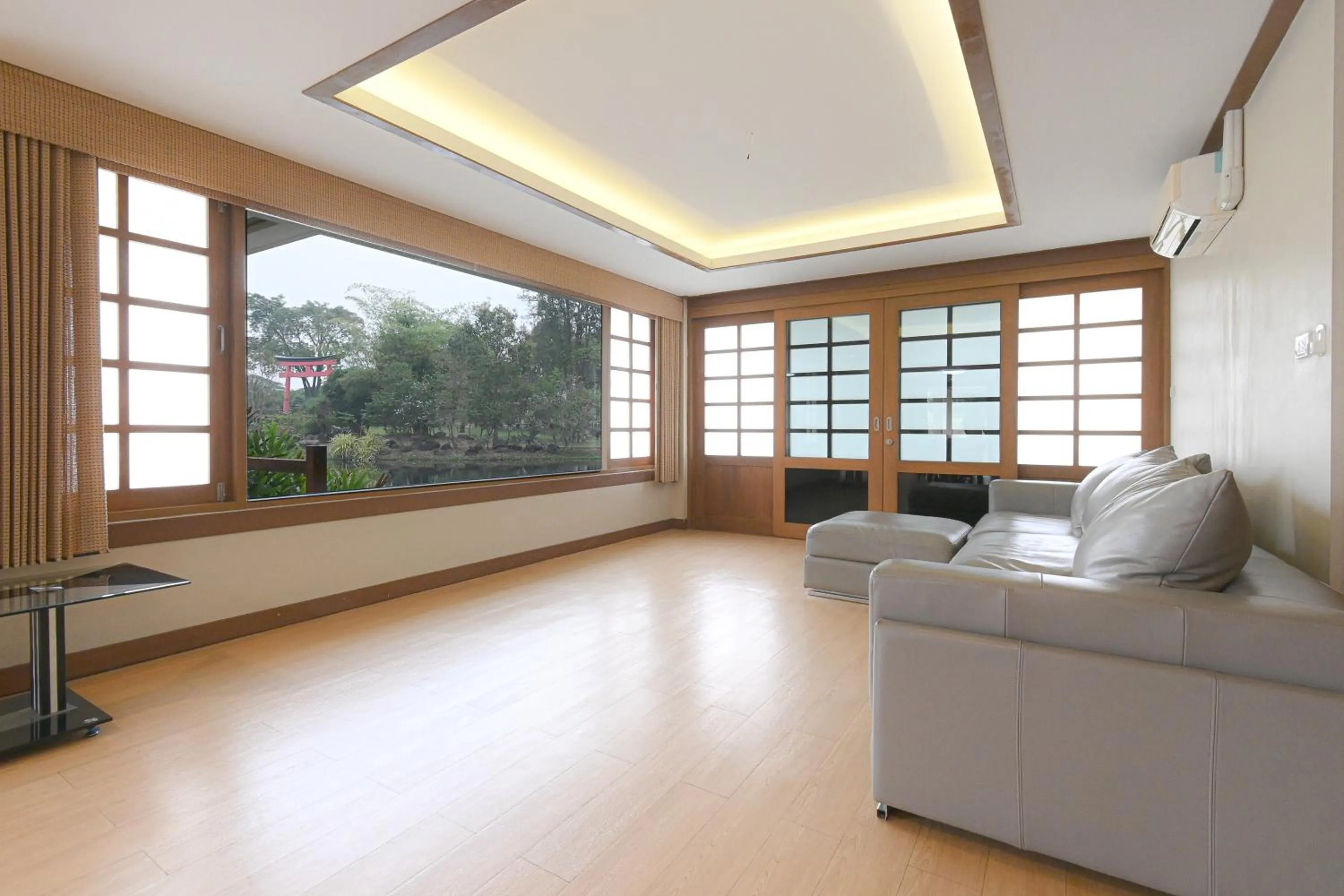 Living room in Suanphung Bonsai Village