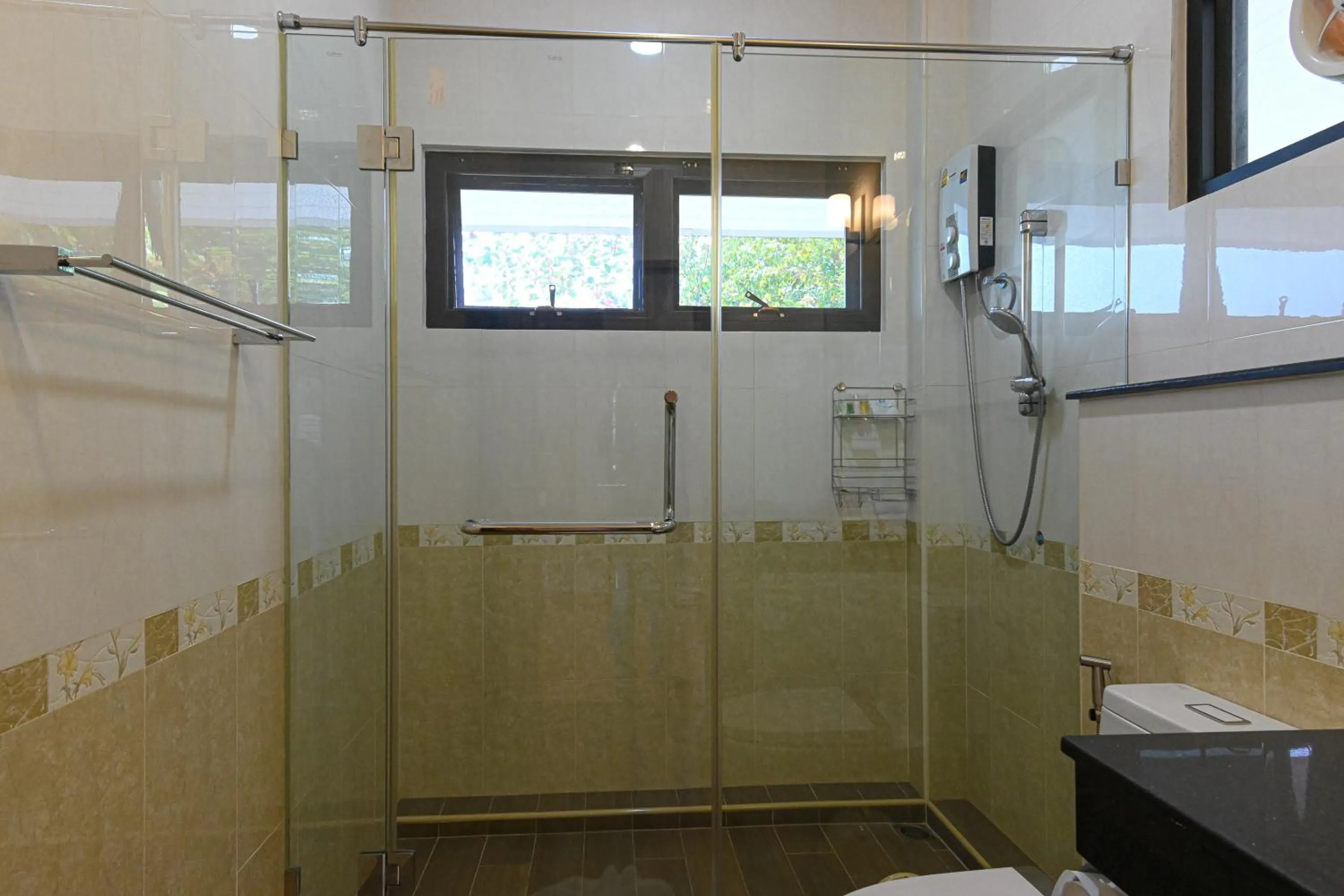 Shower in Suanphung Bonsai Village