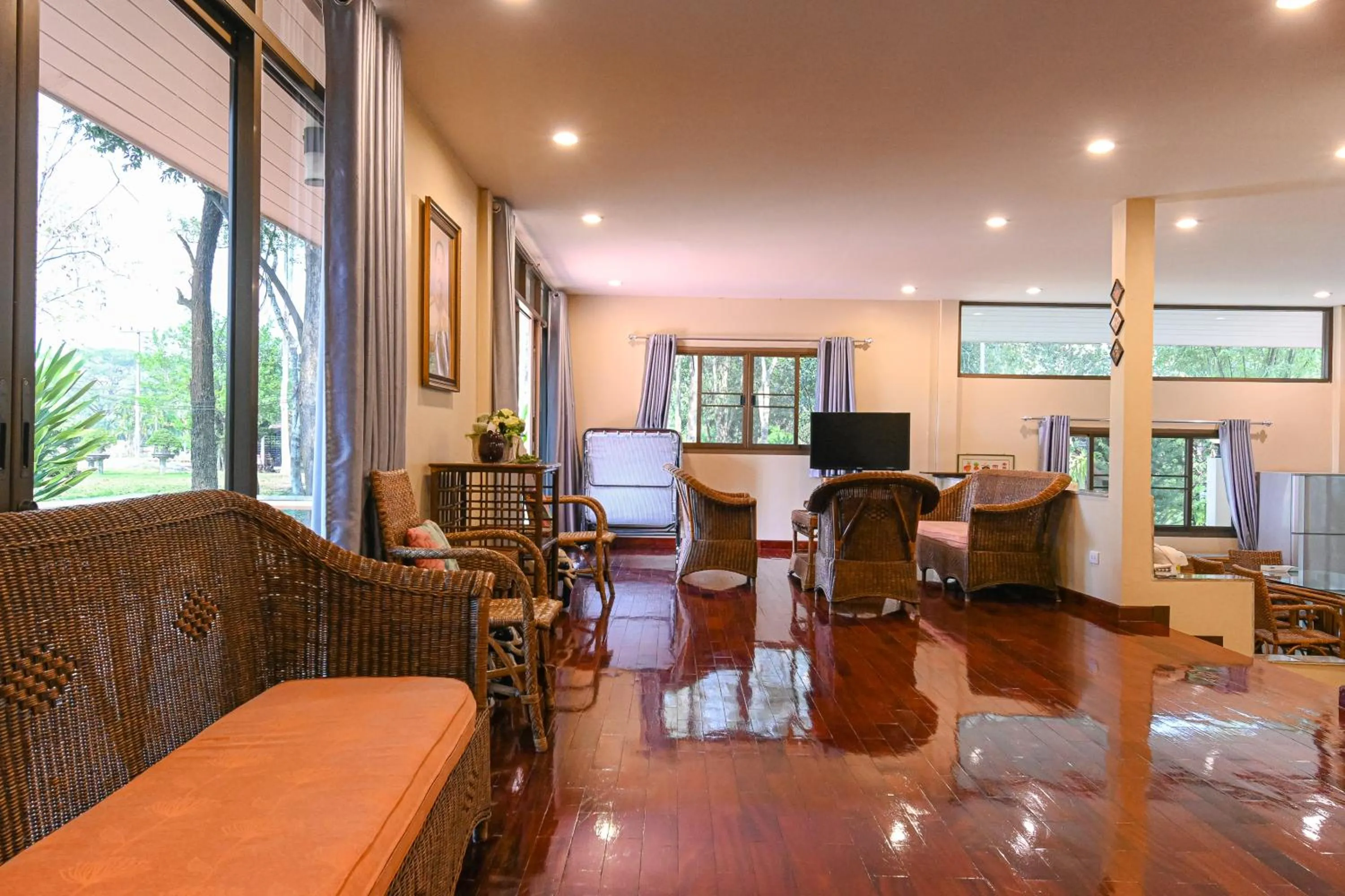 Living room in Suanphung Bonsai Village